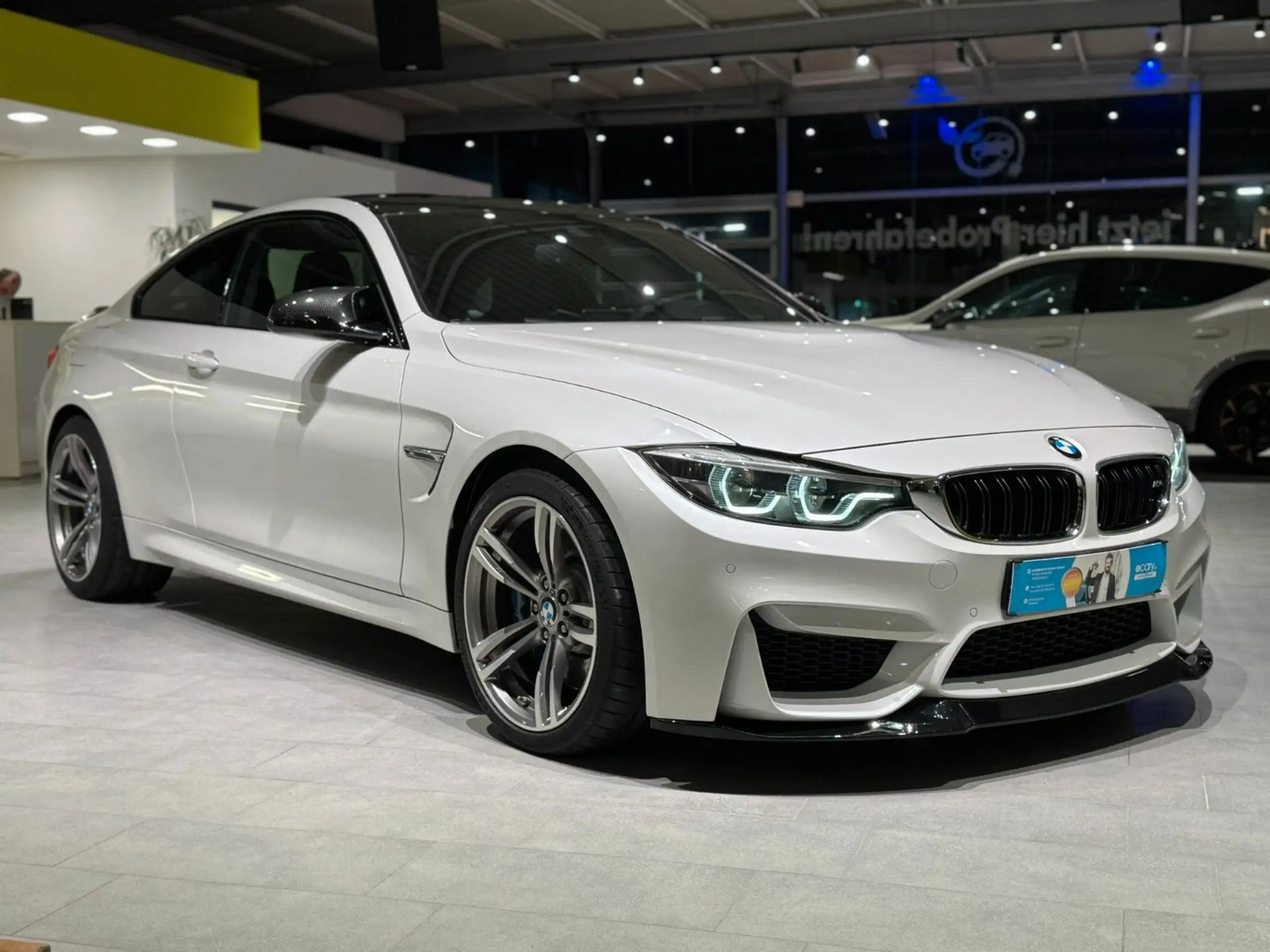 BMW - M4