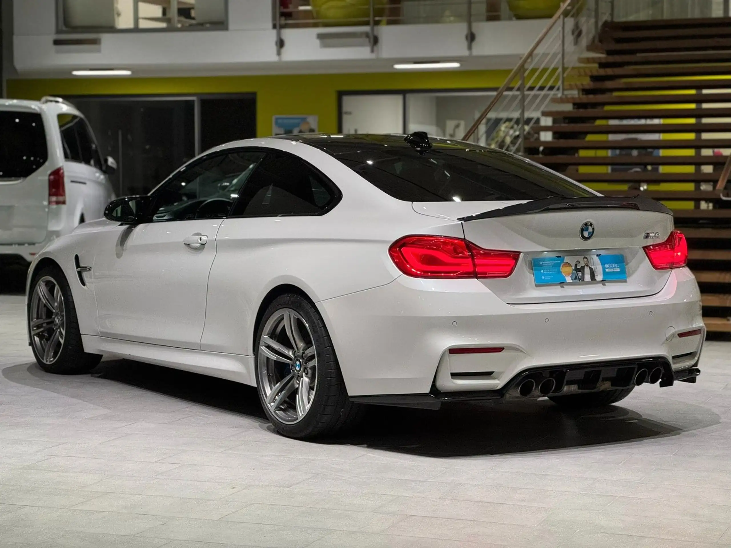 BMW - M4