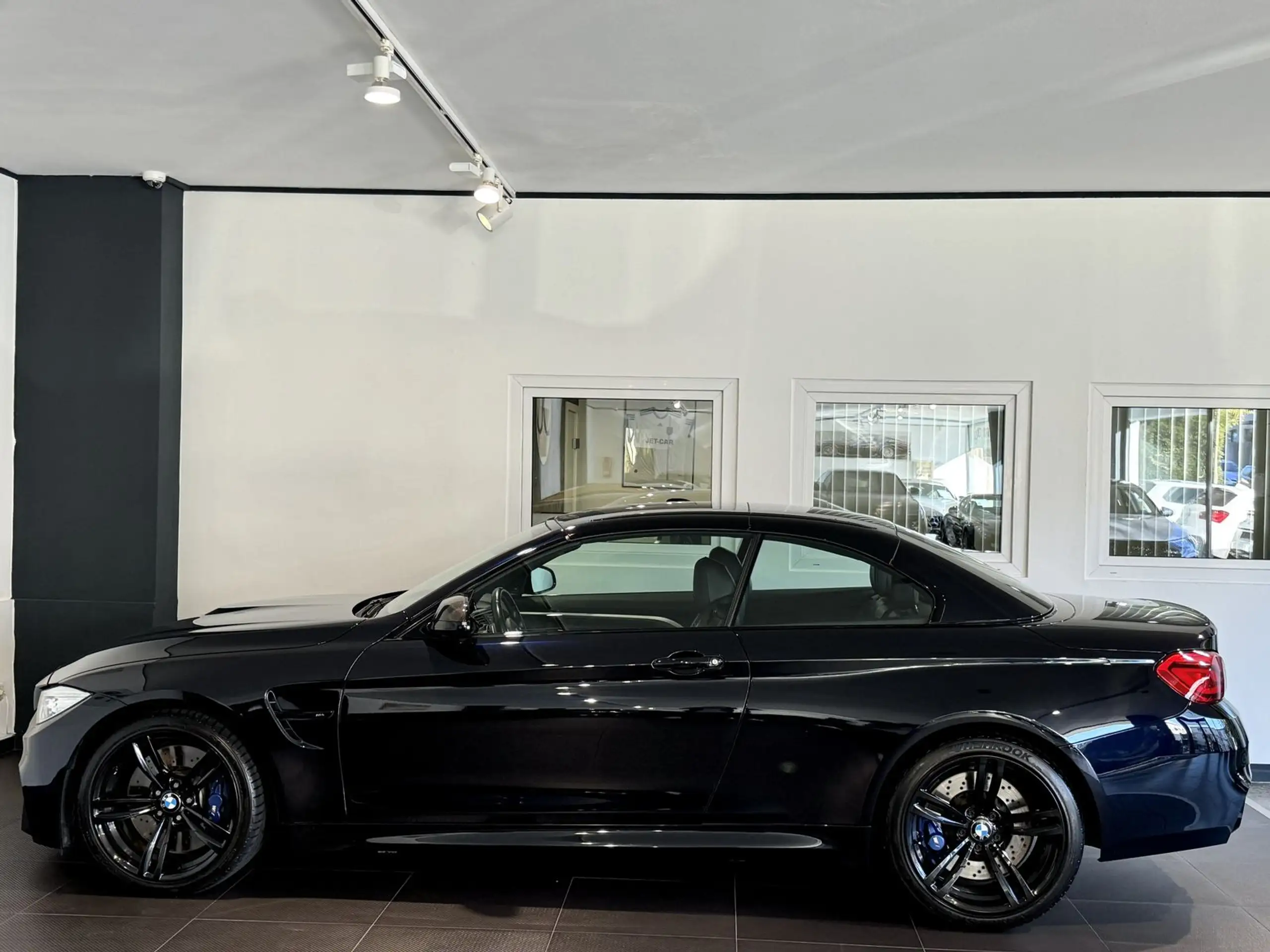 BMW - M4