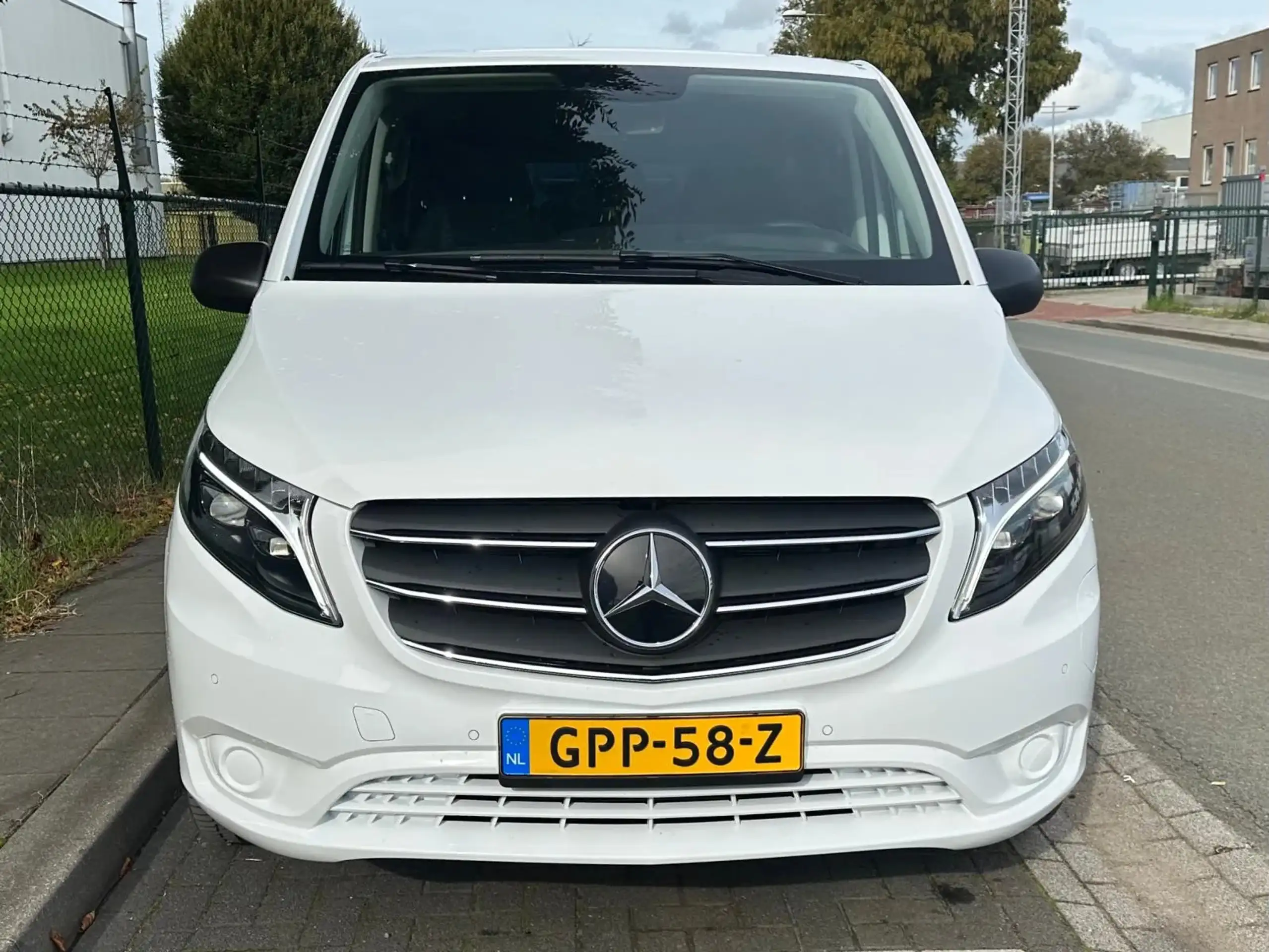 Mercedes-Benz - Vito