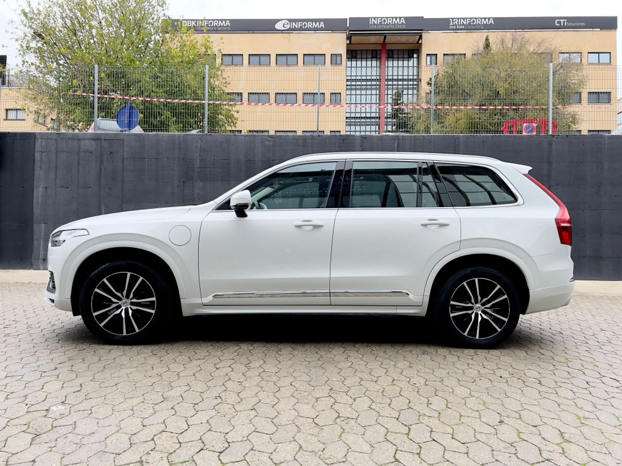 Volvo - XC90