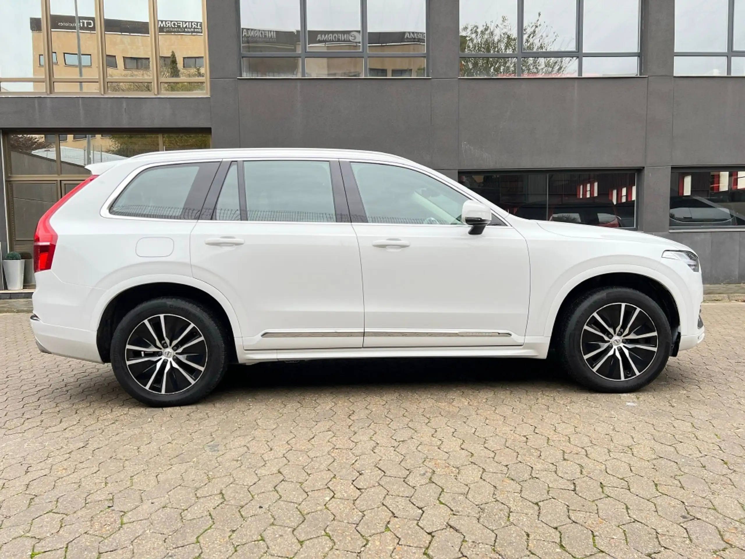 Volvo - XC90