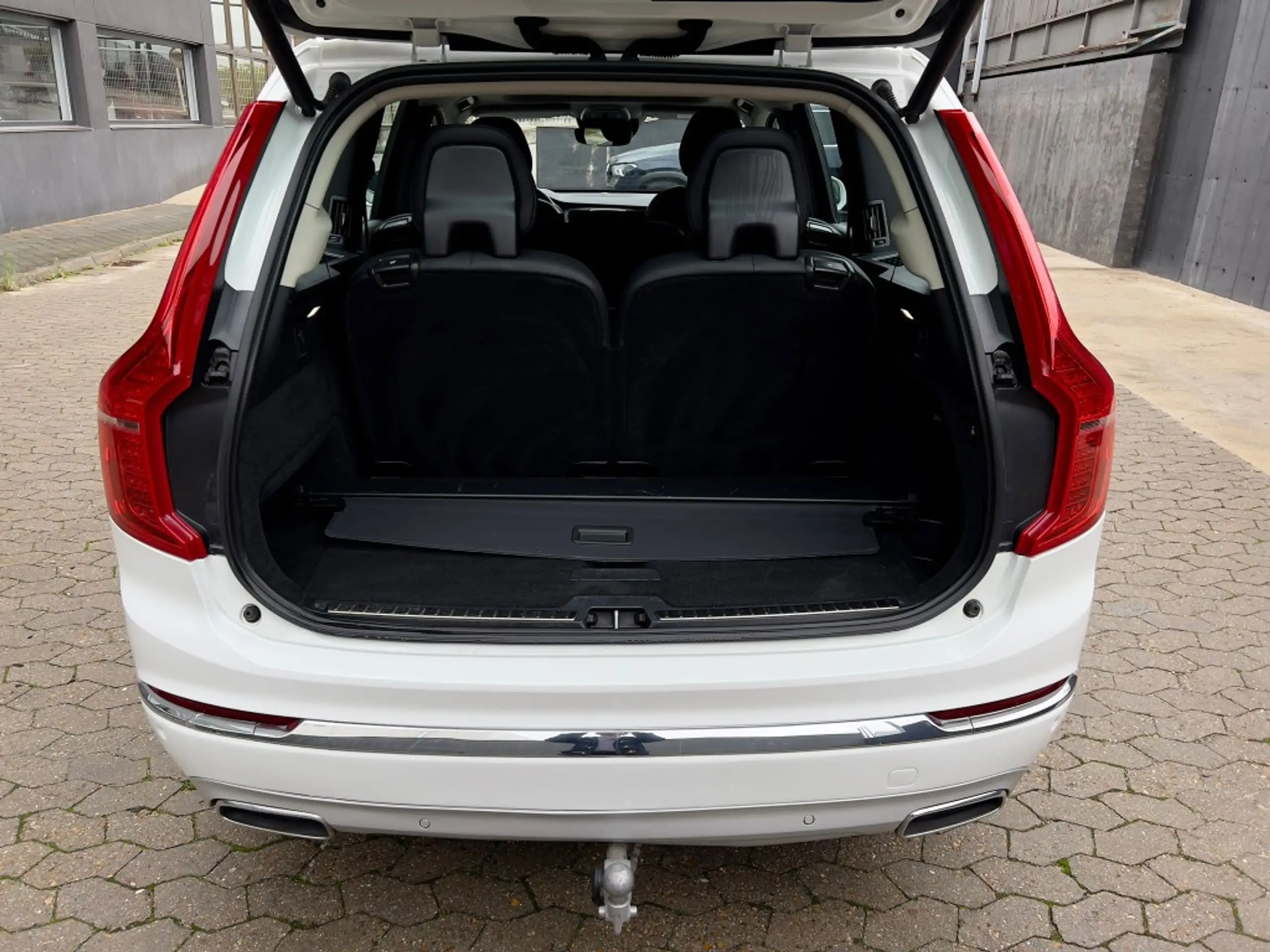 Volvo - XC90