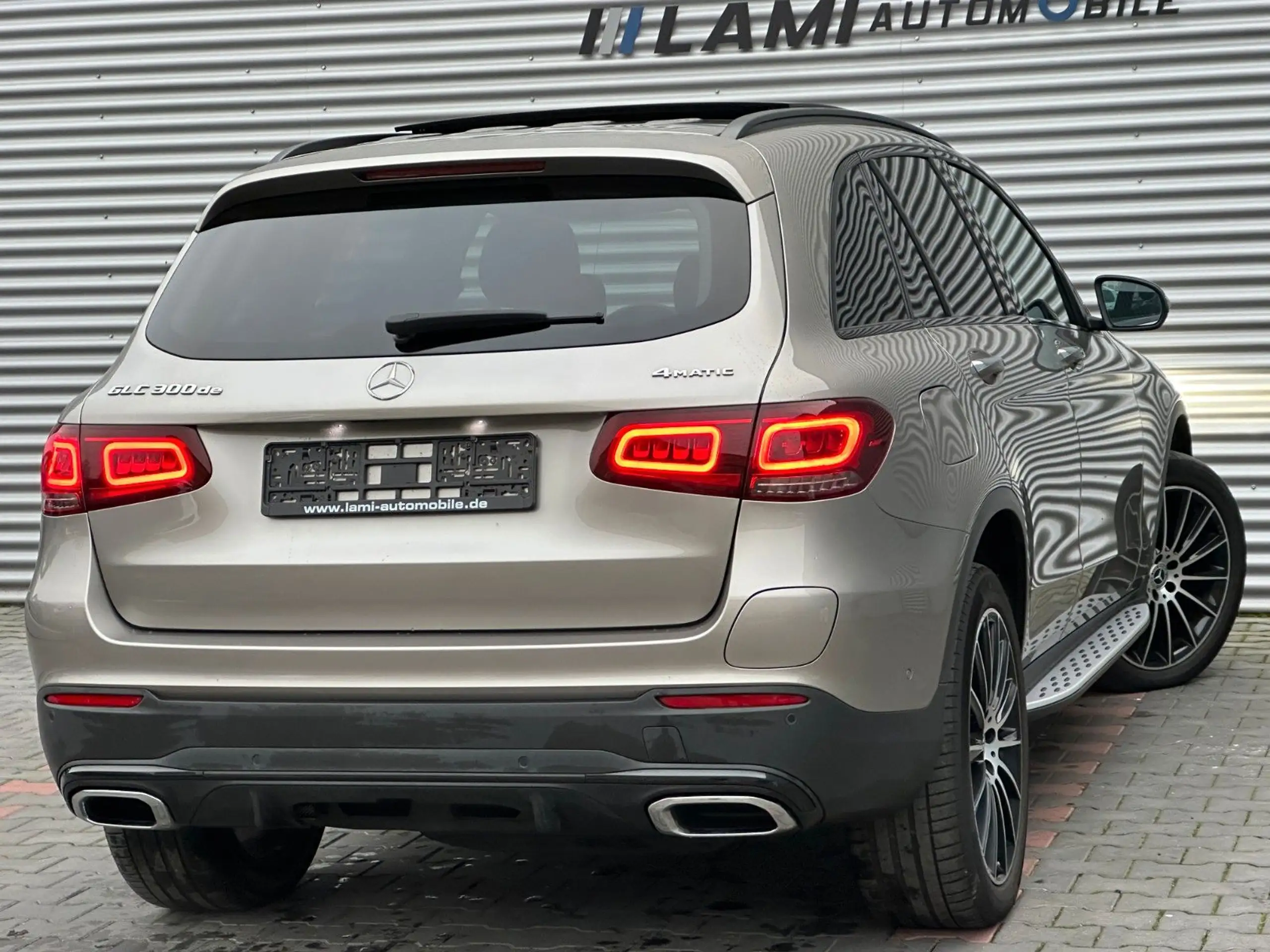 Mercedes-Benz - GLC 300