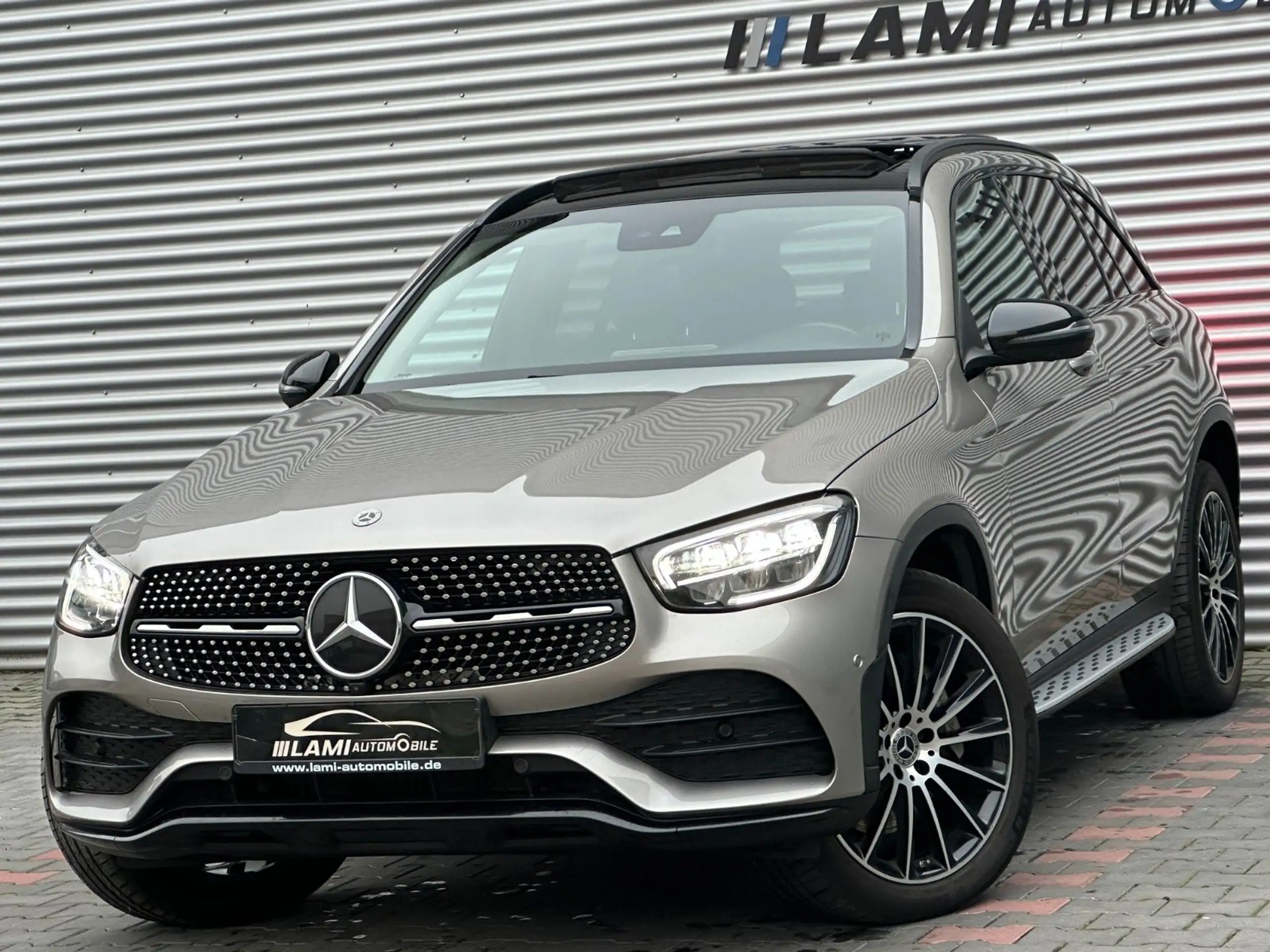 Mercedes-Benz - GLC 300