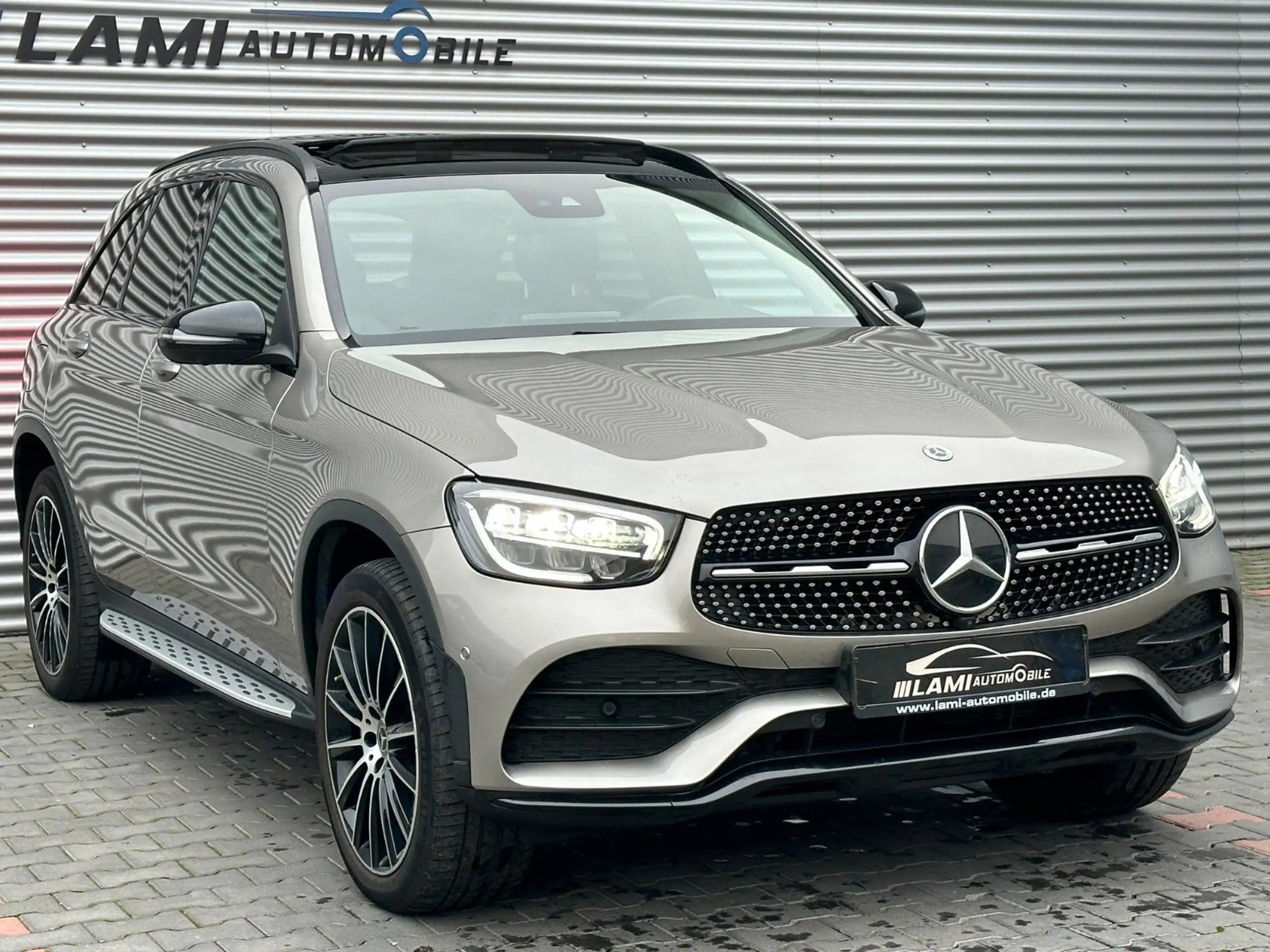 Mercedes-Benz - GLC 300