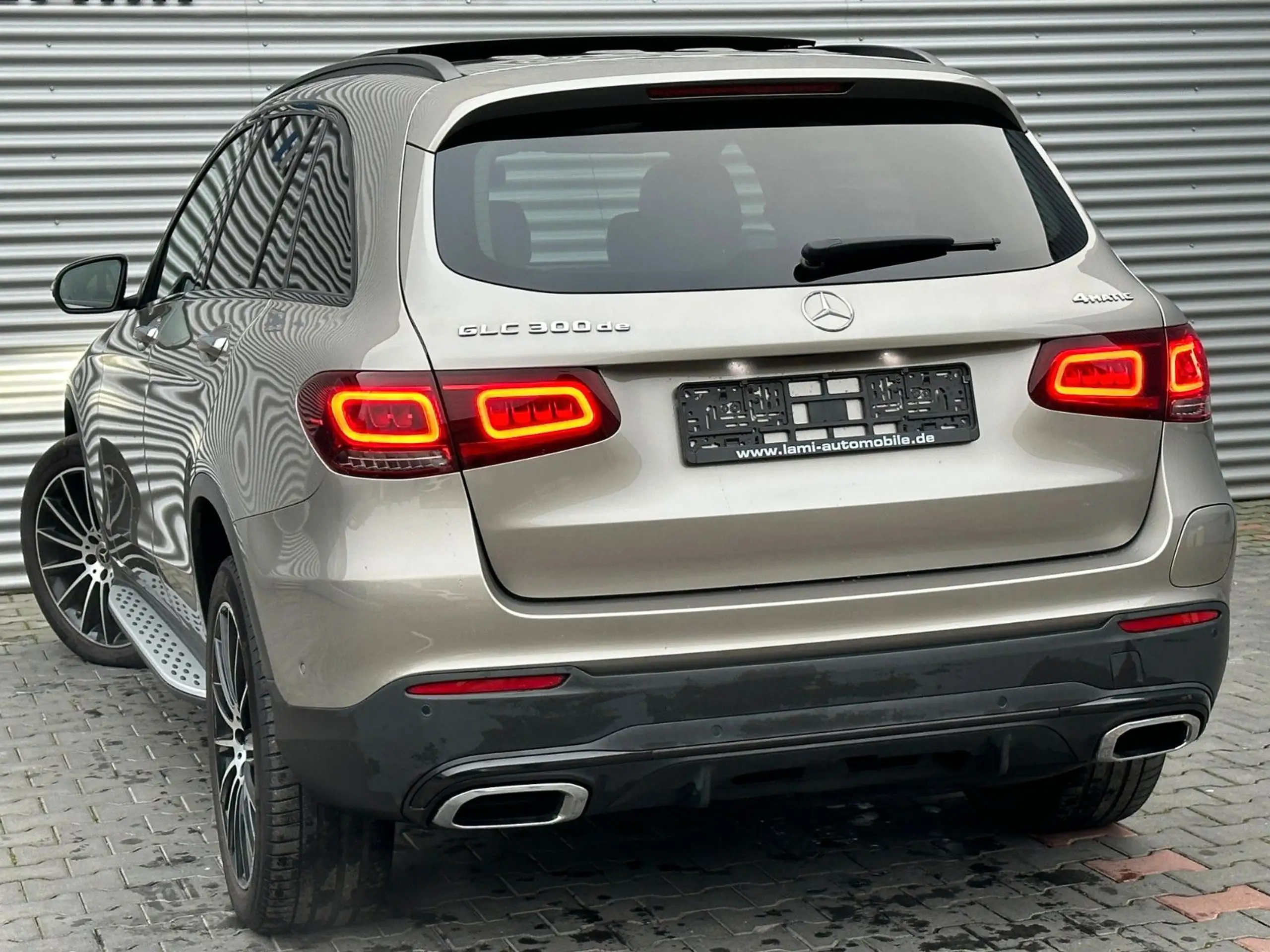 Mercedes-Benz - GLC 300