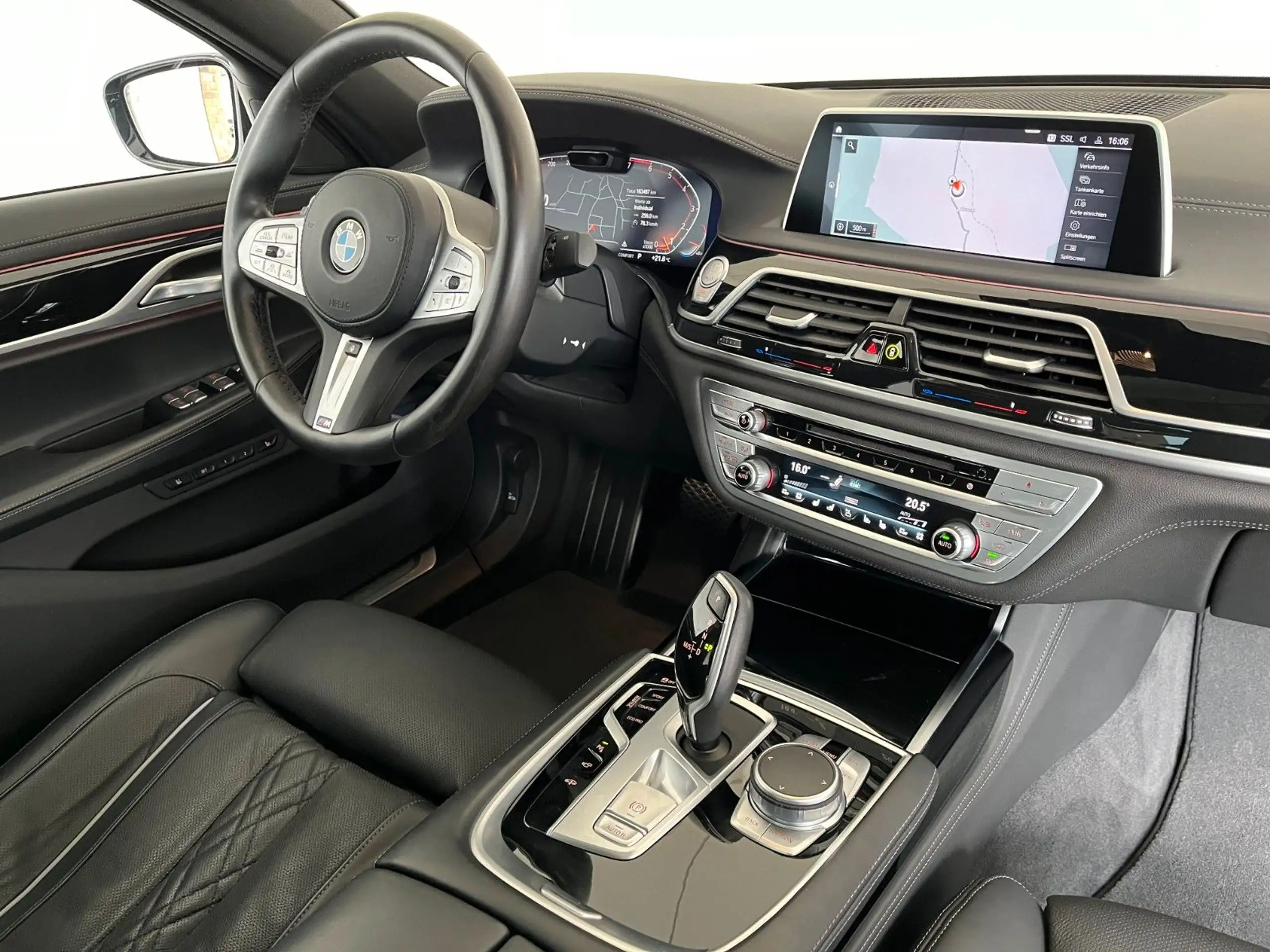 BMW - 750