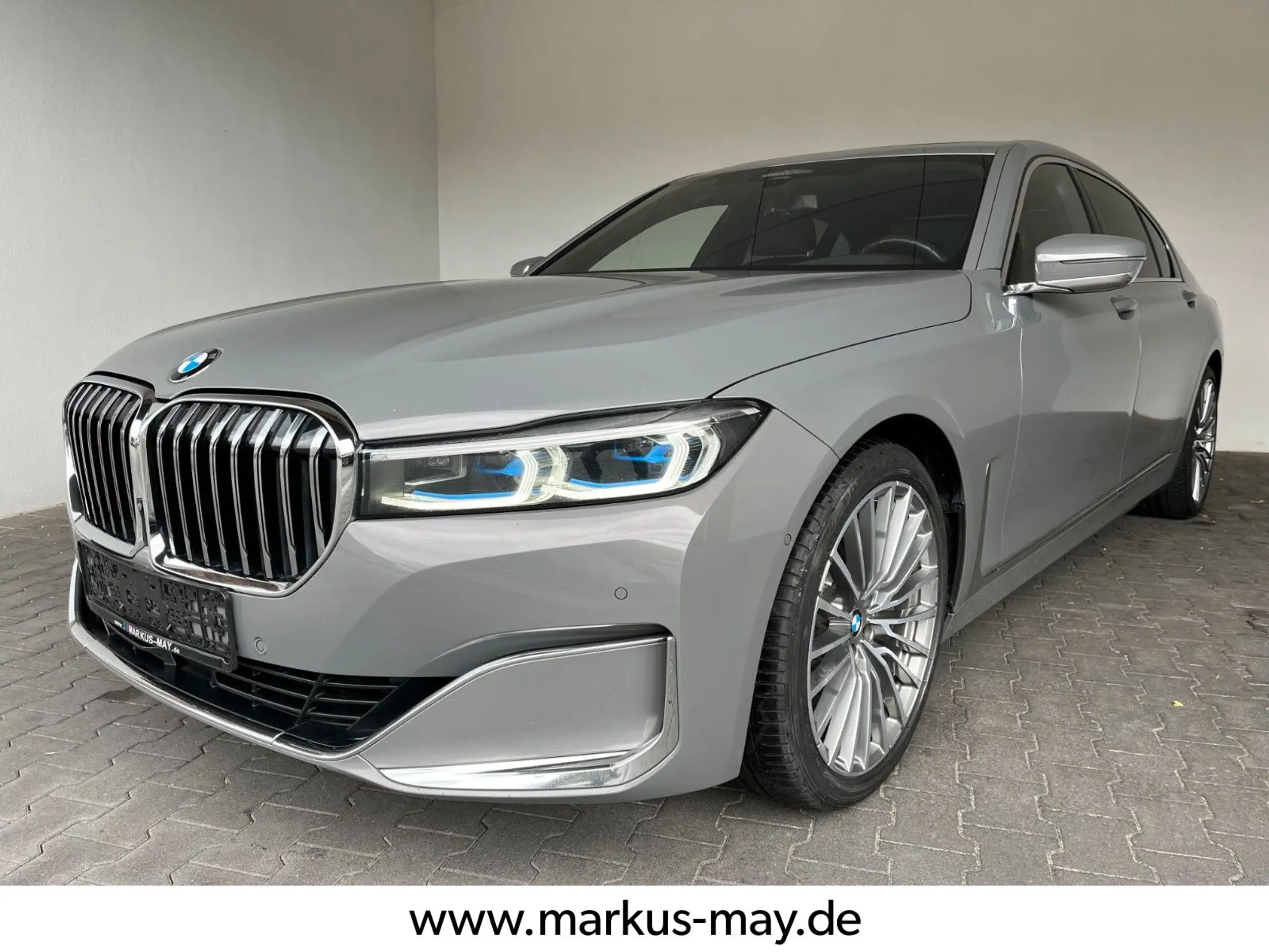 BMW - 750