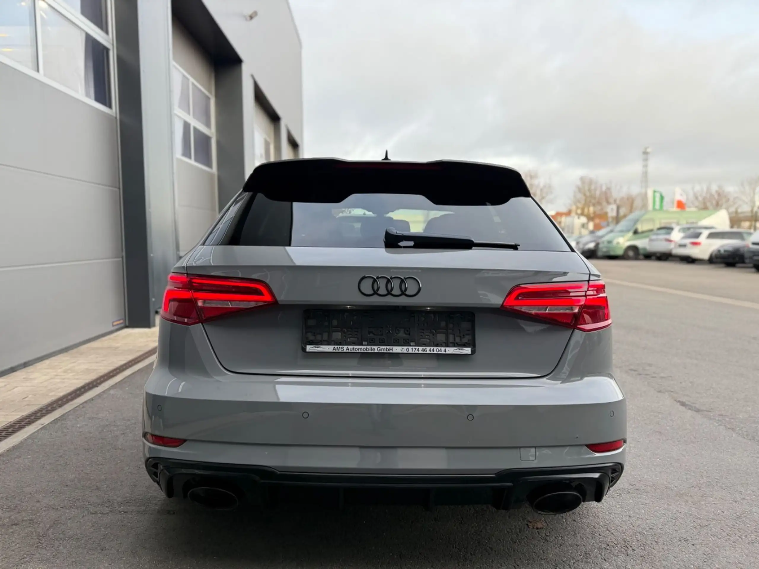 Audi - RS3