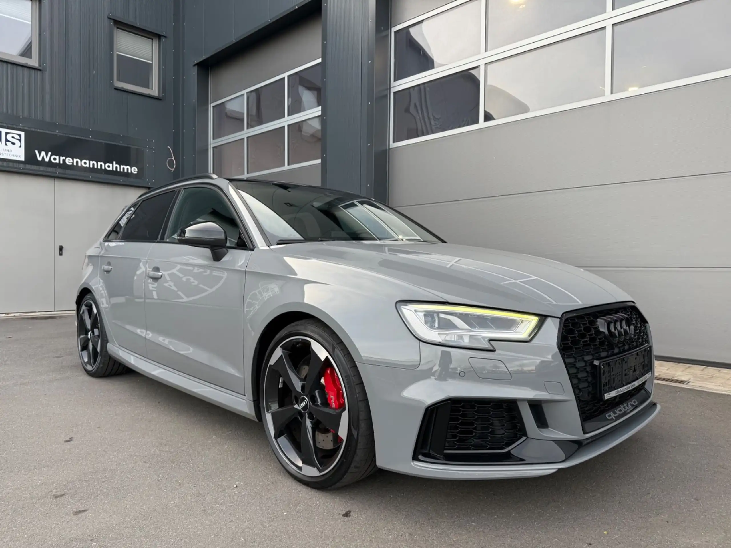 Audi - RS3