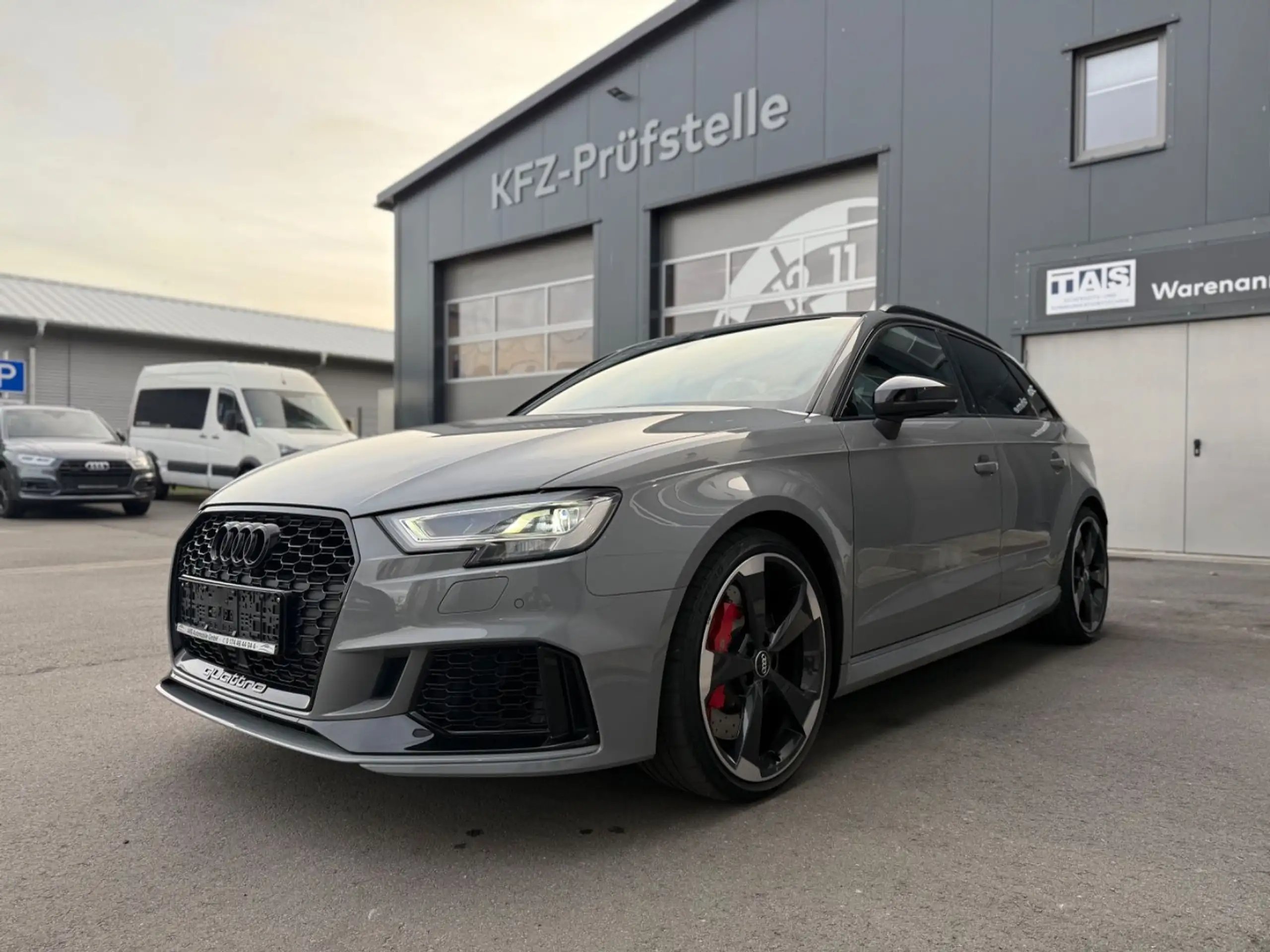 Audi - RS3