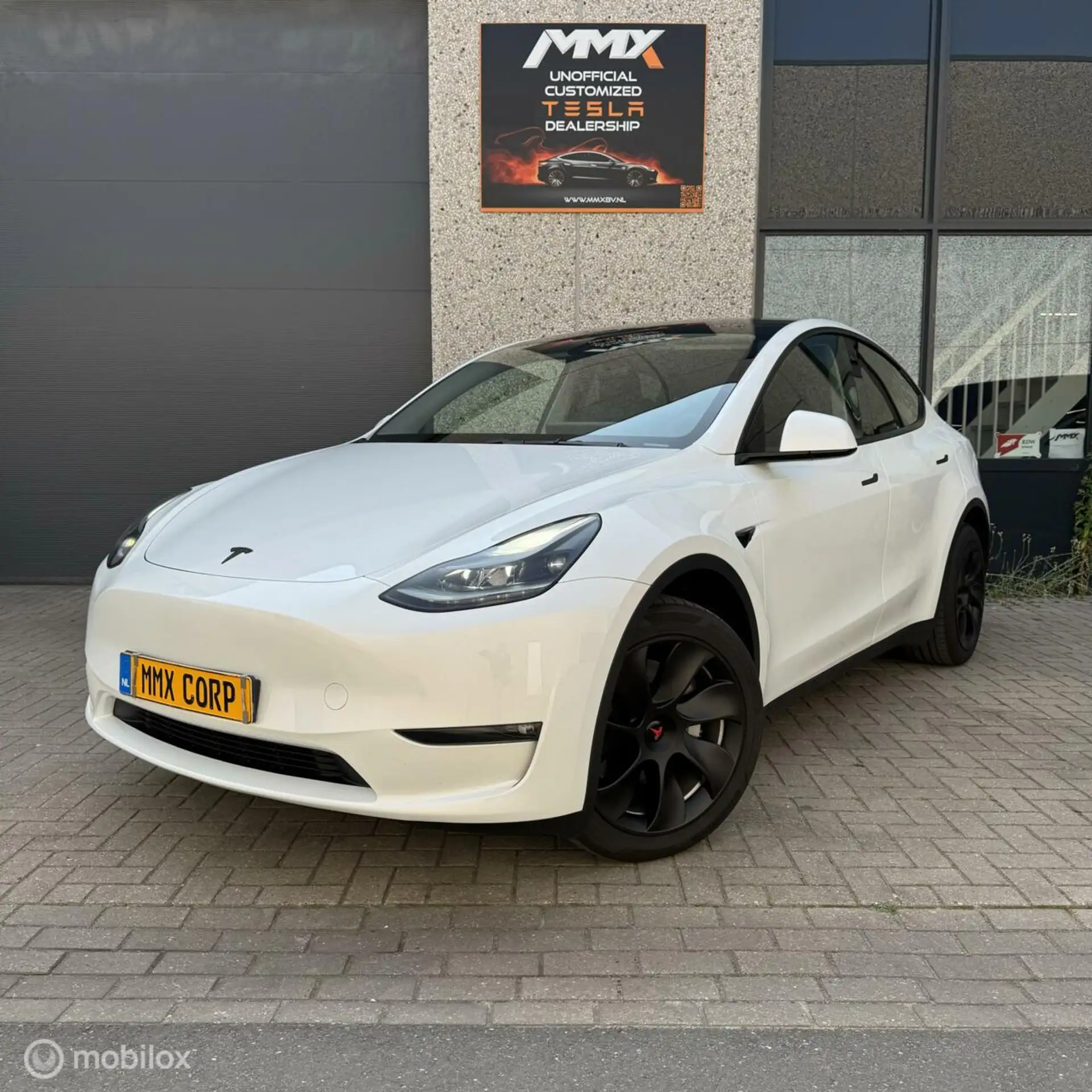 Tesla - Model Y