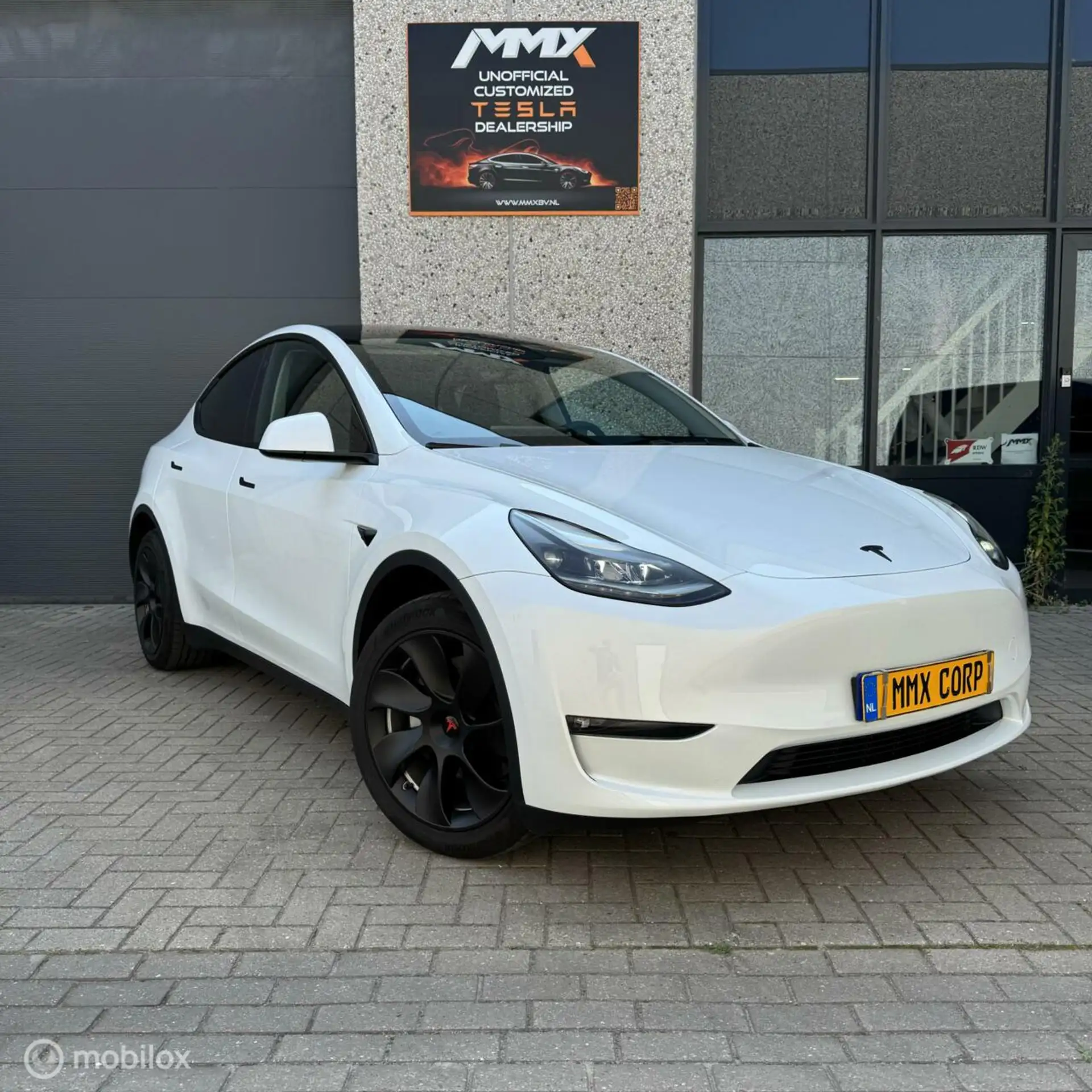 Tesla - Model Y