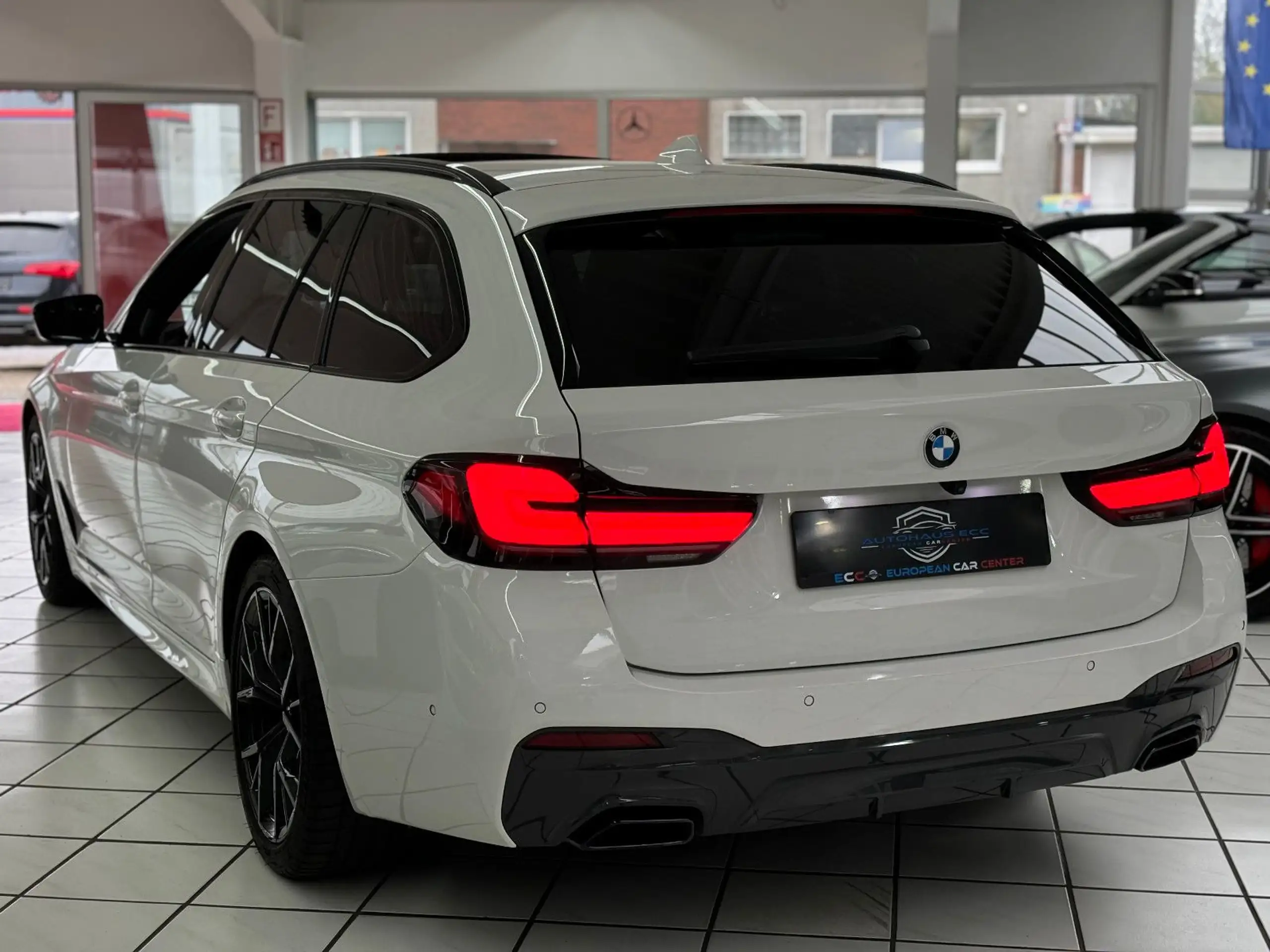 BMW - 530