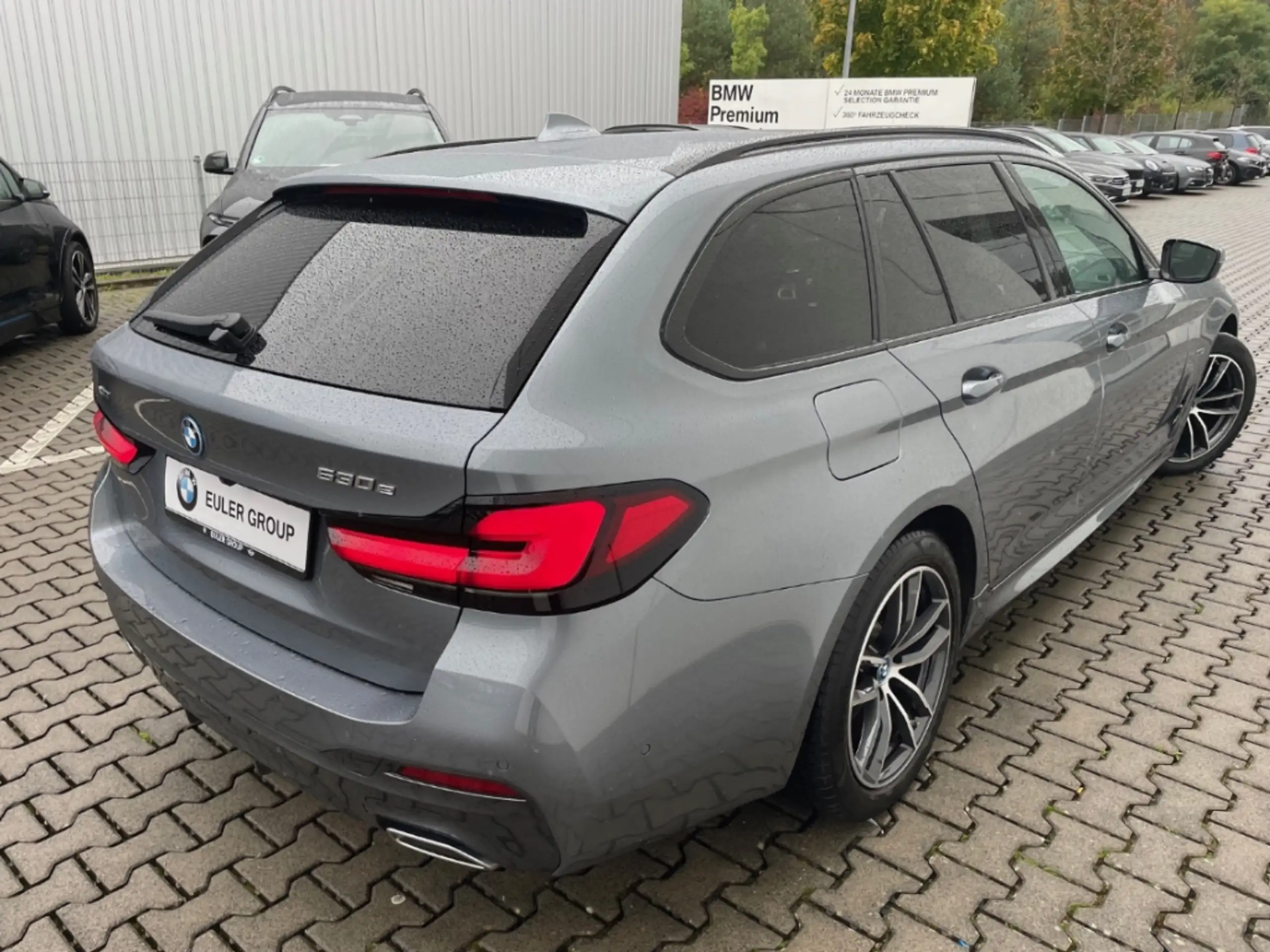 BMW - 530