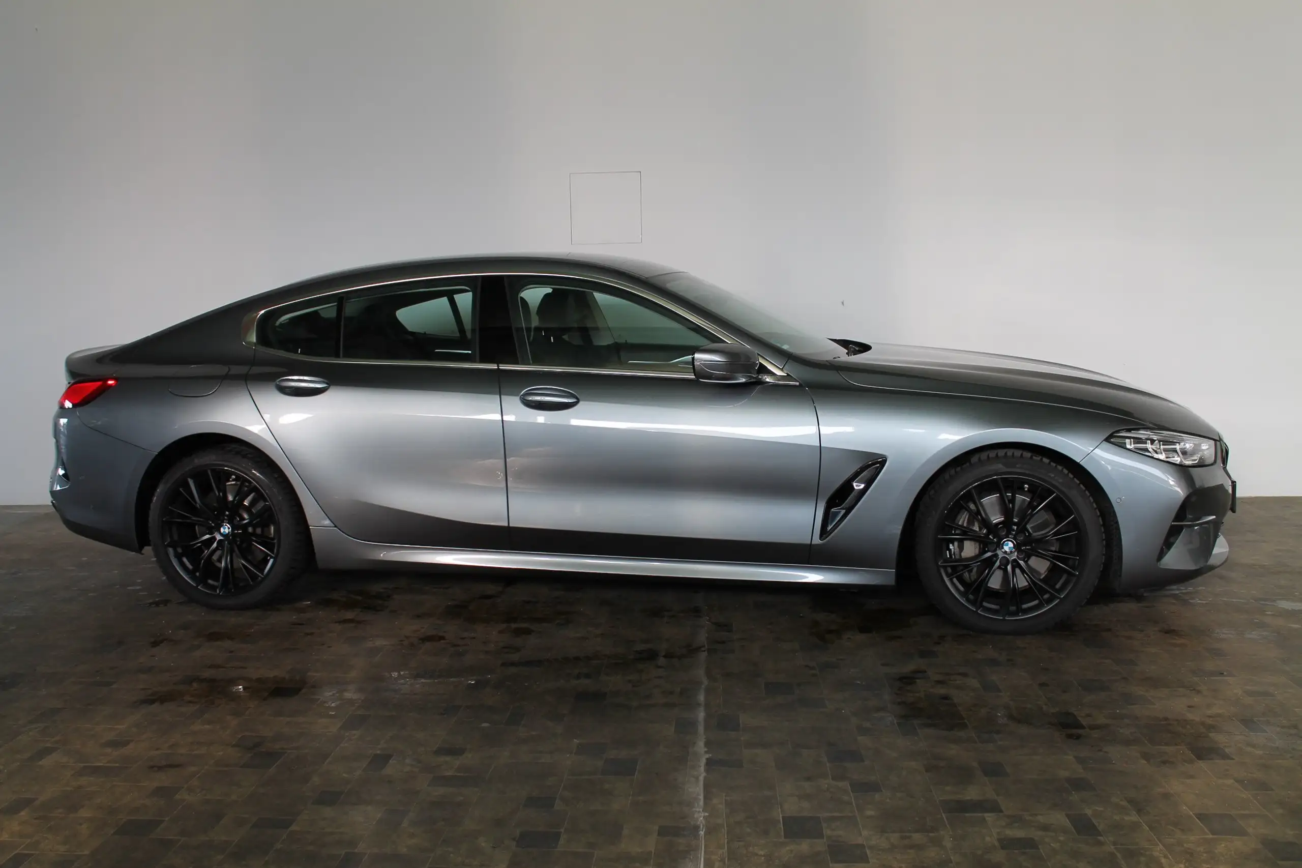 BMW - 840