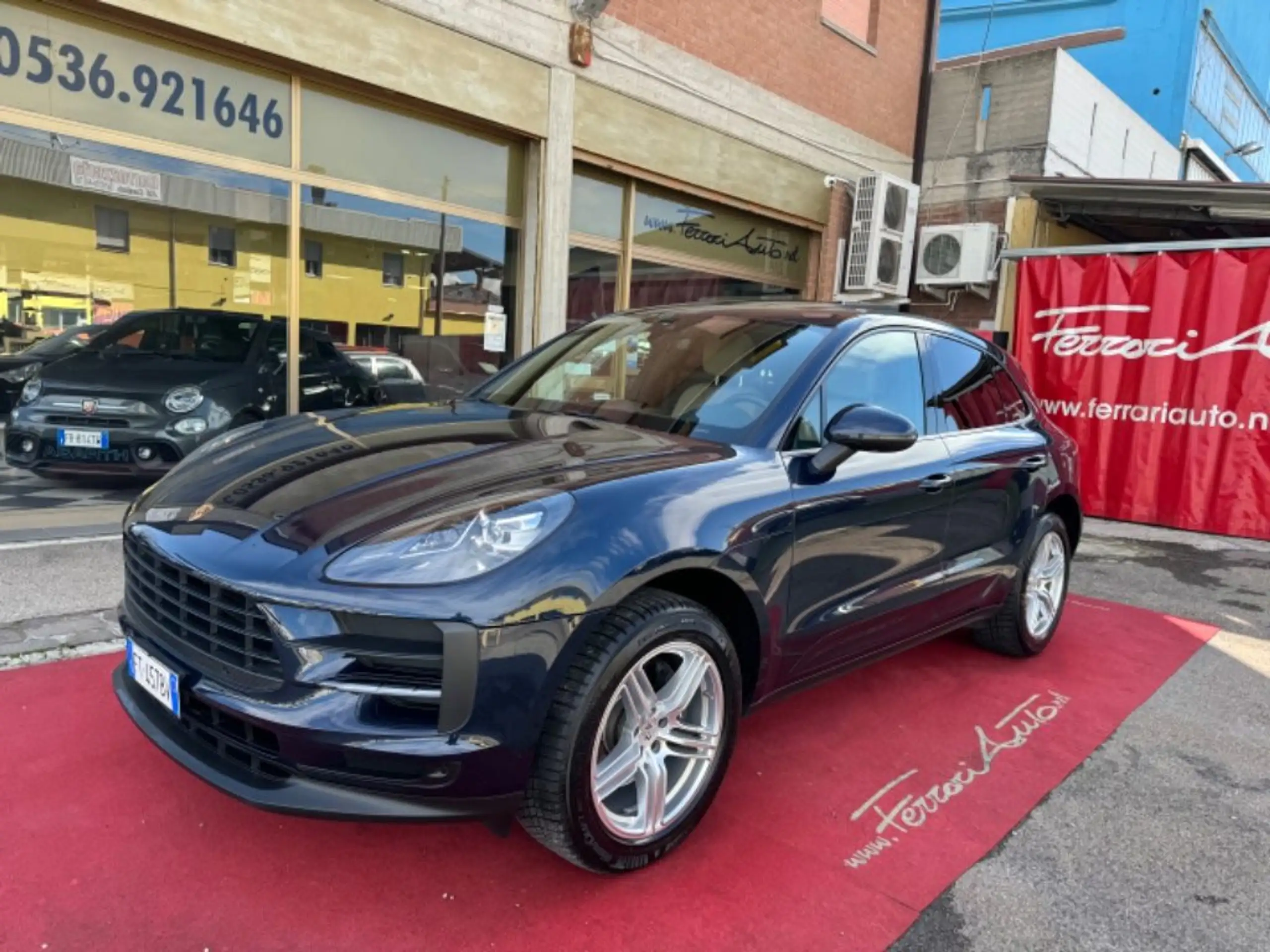 Porsche - Macan