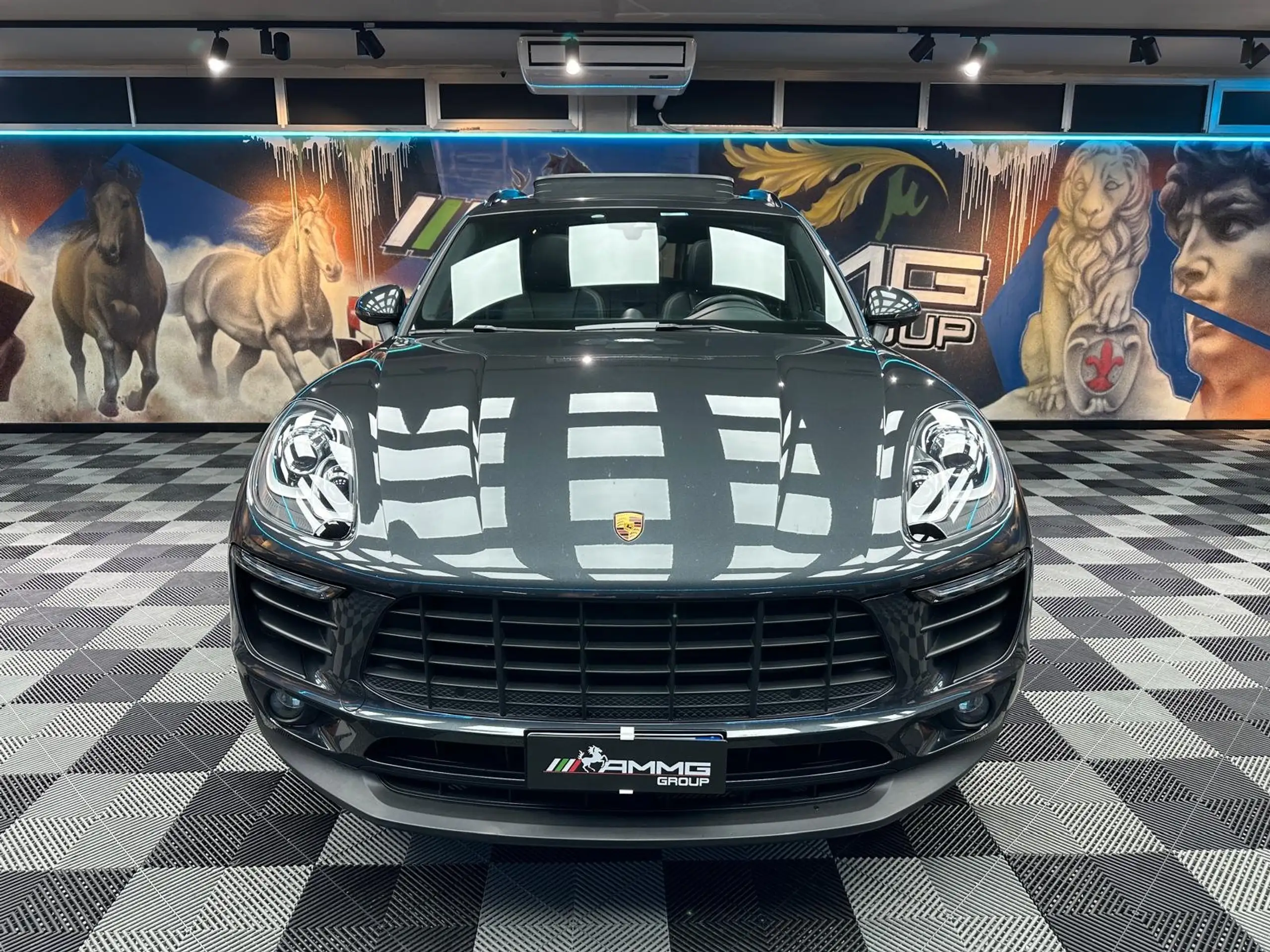 Porsche - Macan