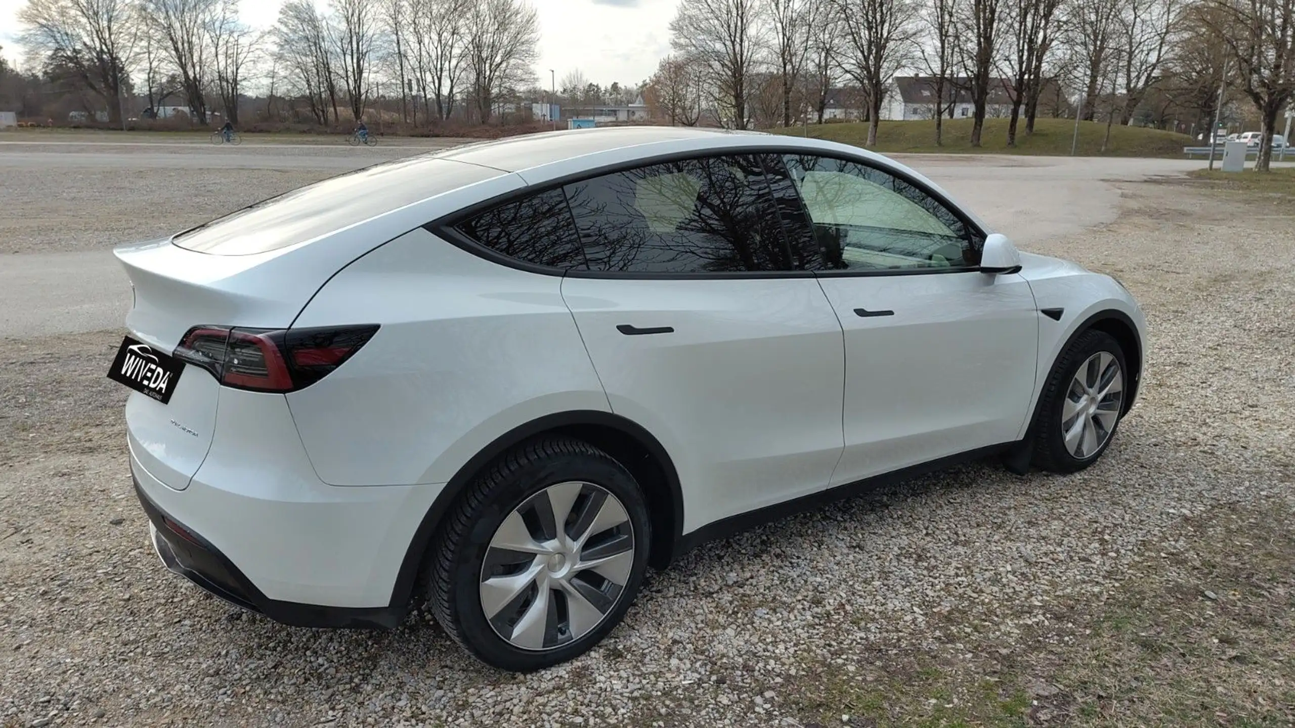 Tesla - Model Y