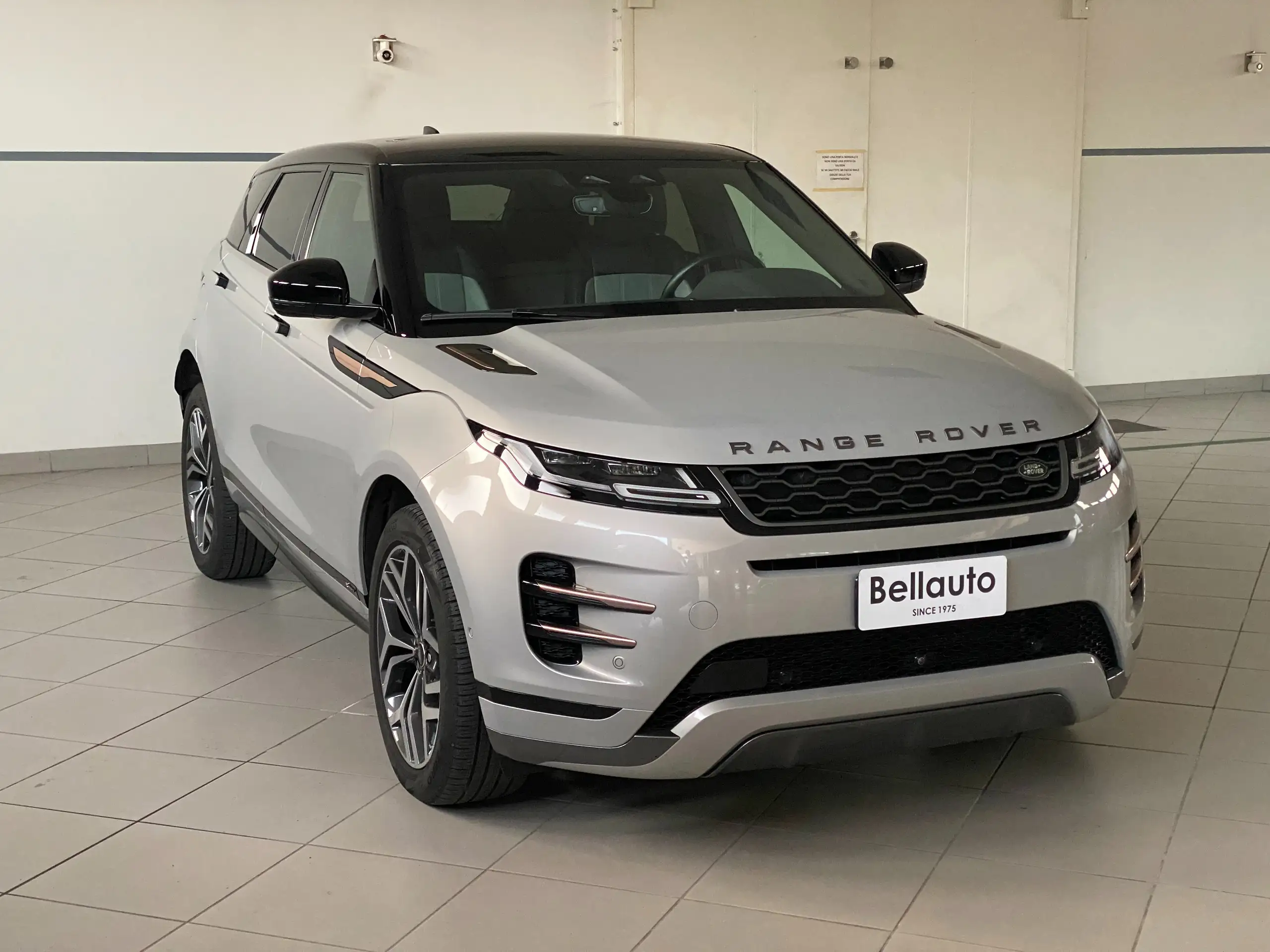 Land Rover - Range Rover Evoque