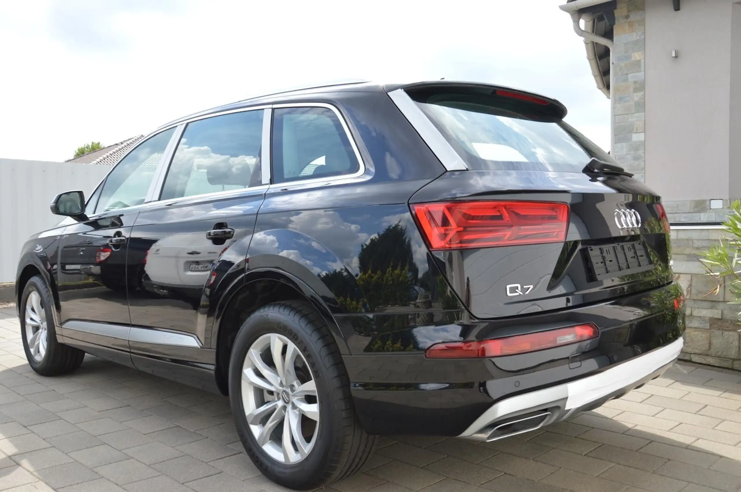 Audi - Q7