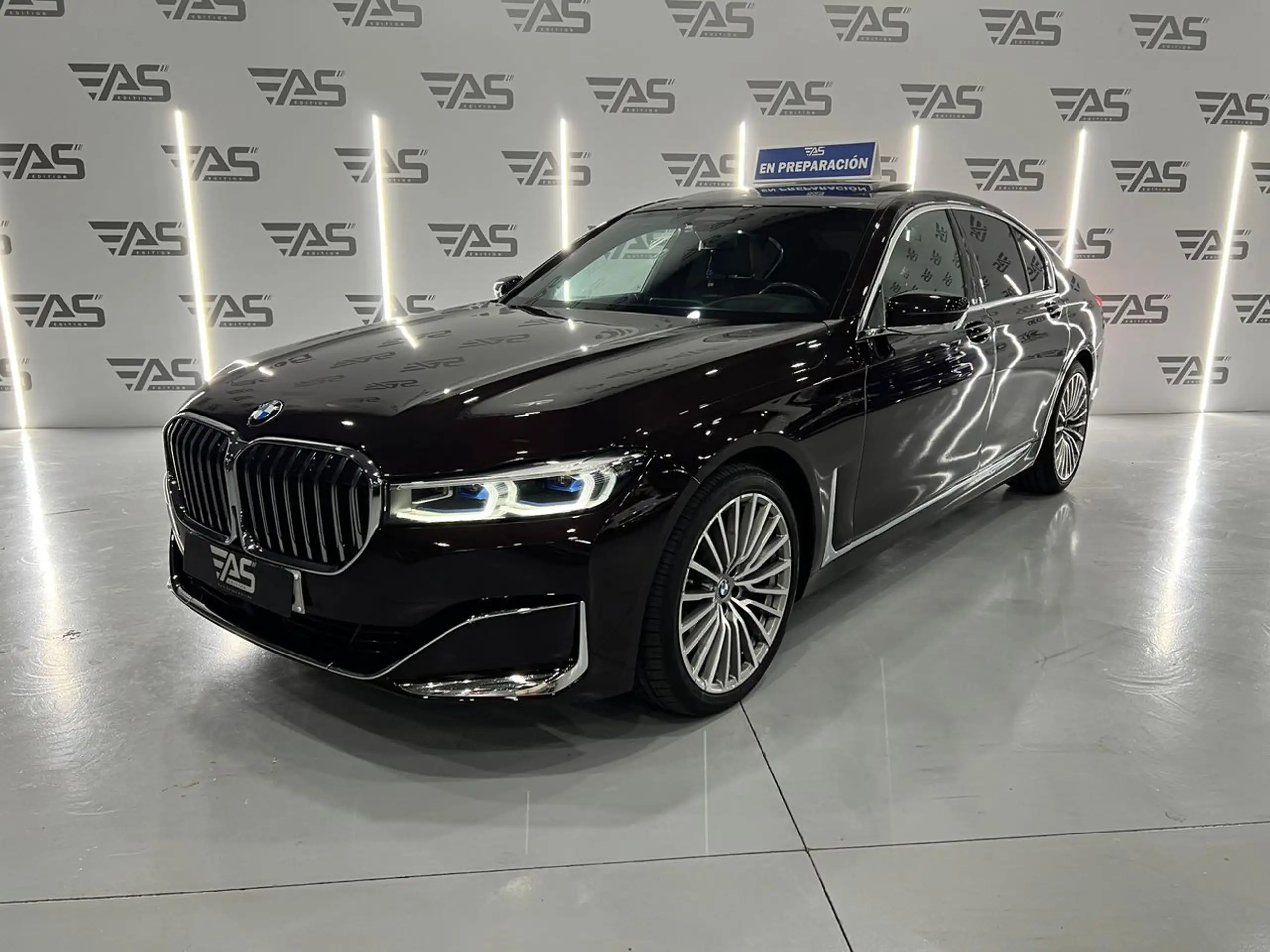 BMW - 730