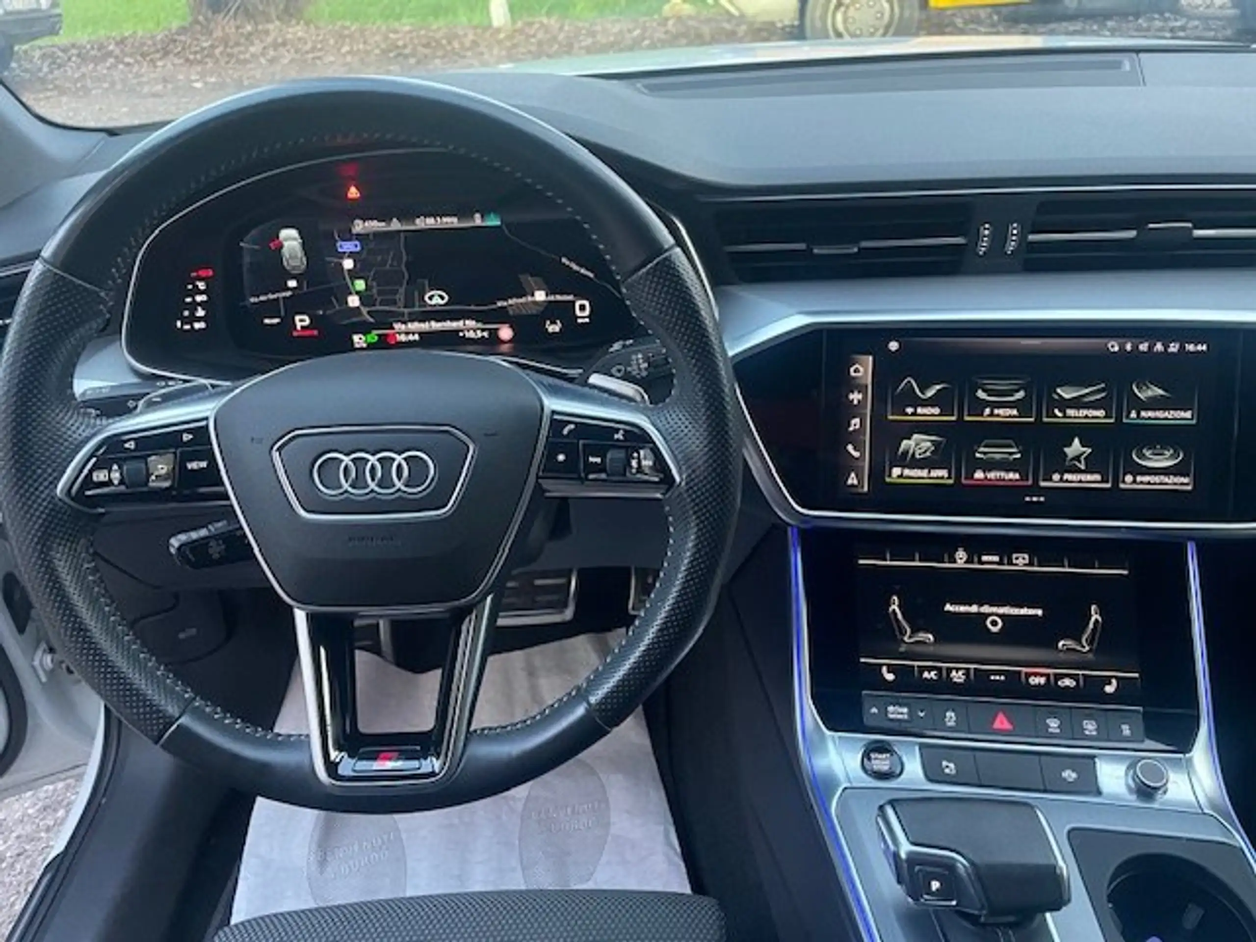 Audi - A6