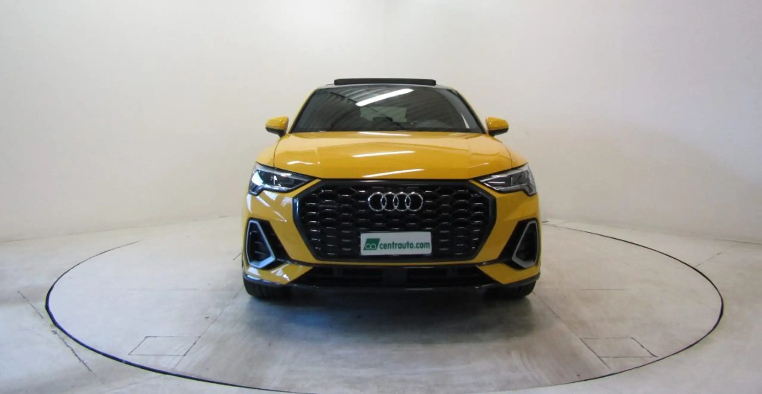 Audi - Q3