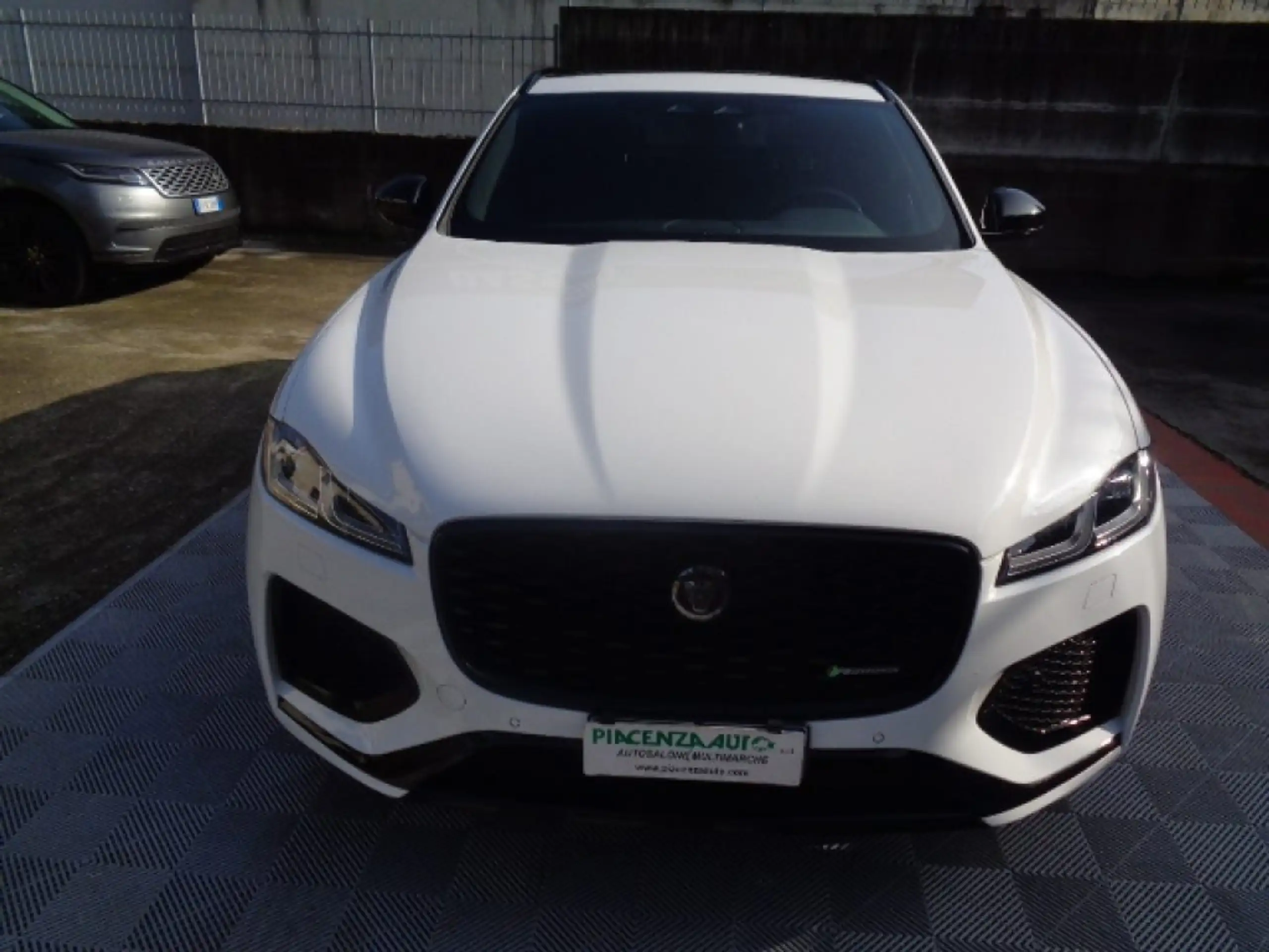 Jaguar - F-Pace