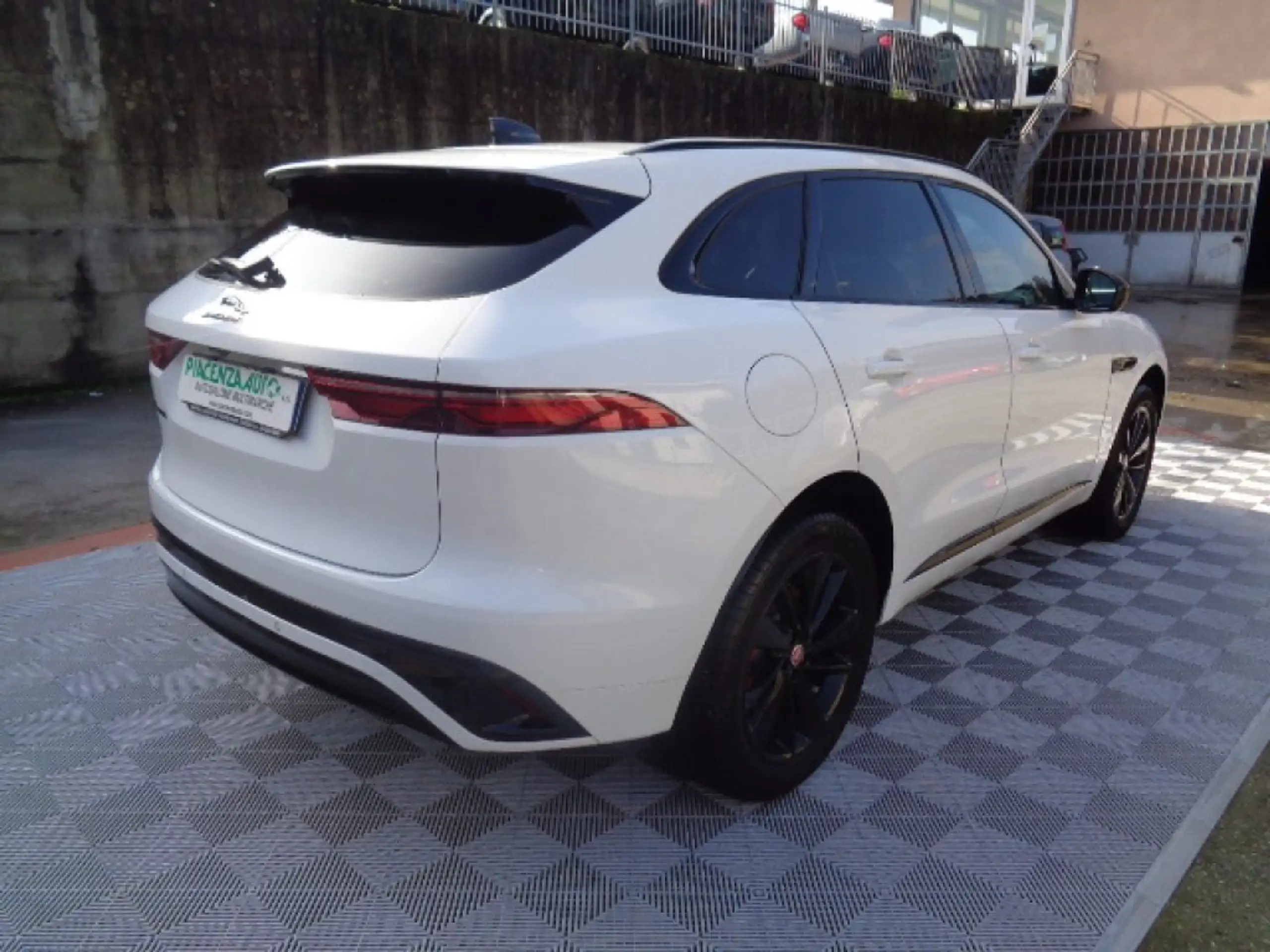 Jaguar - F-Pace