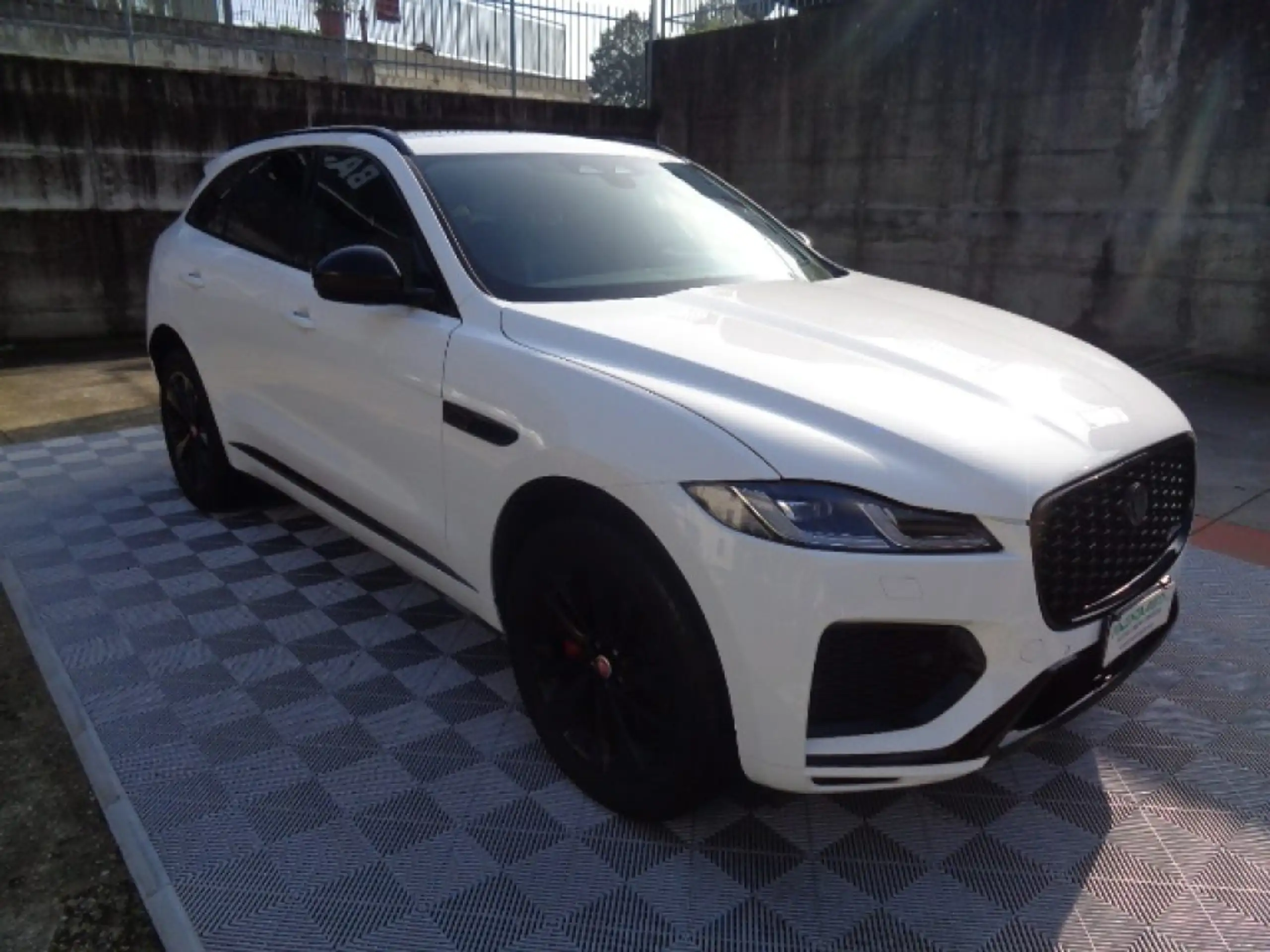 Jaguar - F-Pace