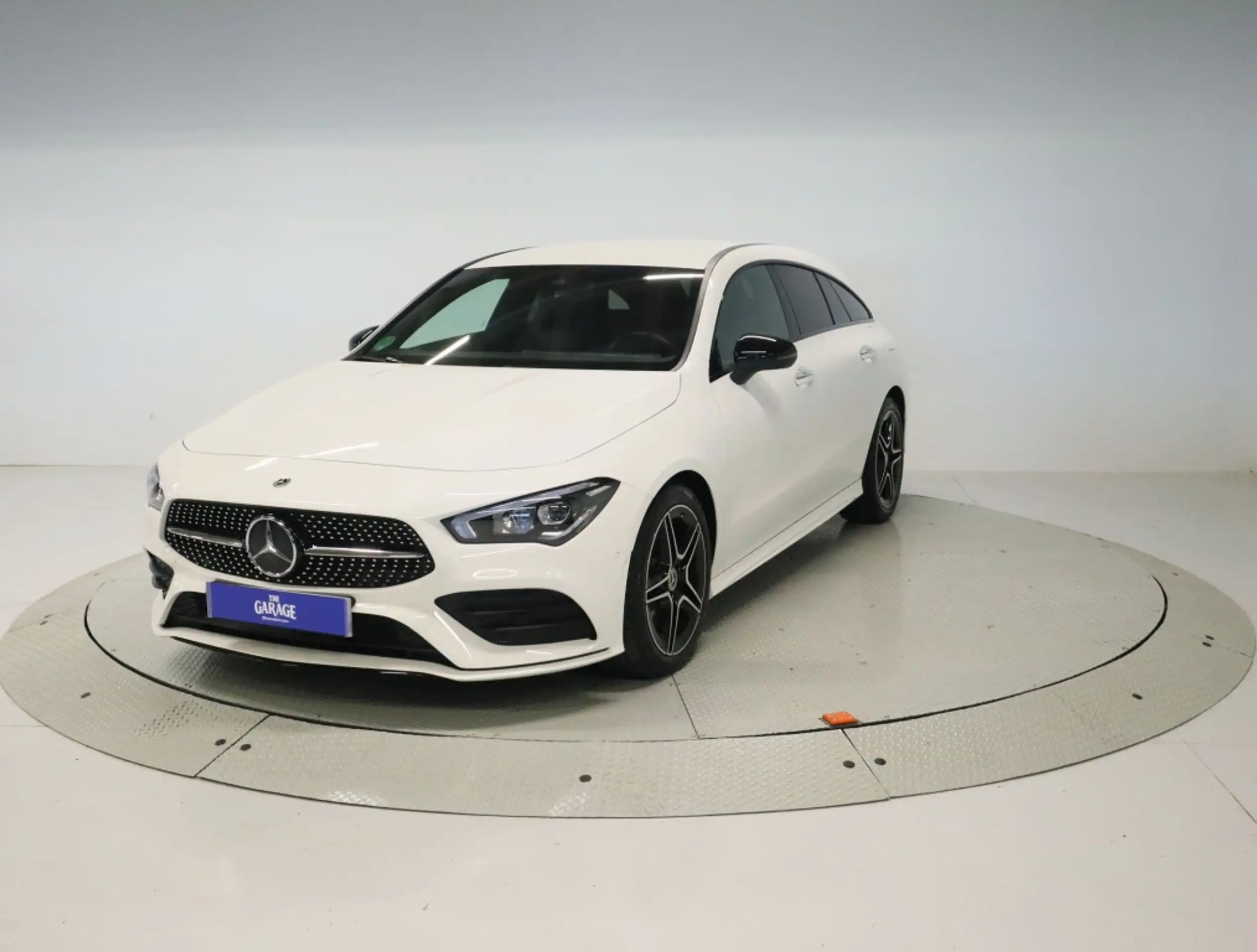 Mercedes-Benz - CLA 220