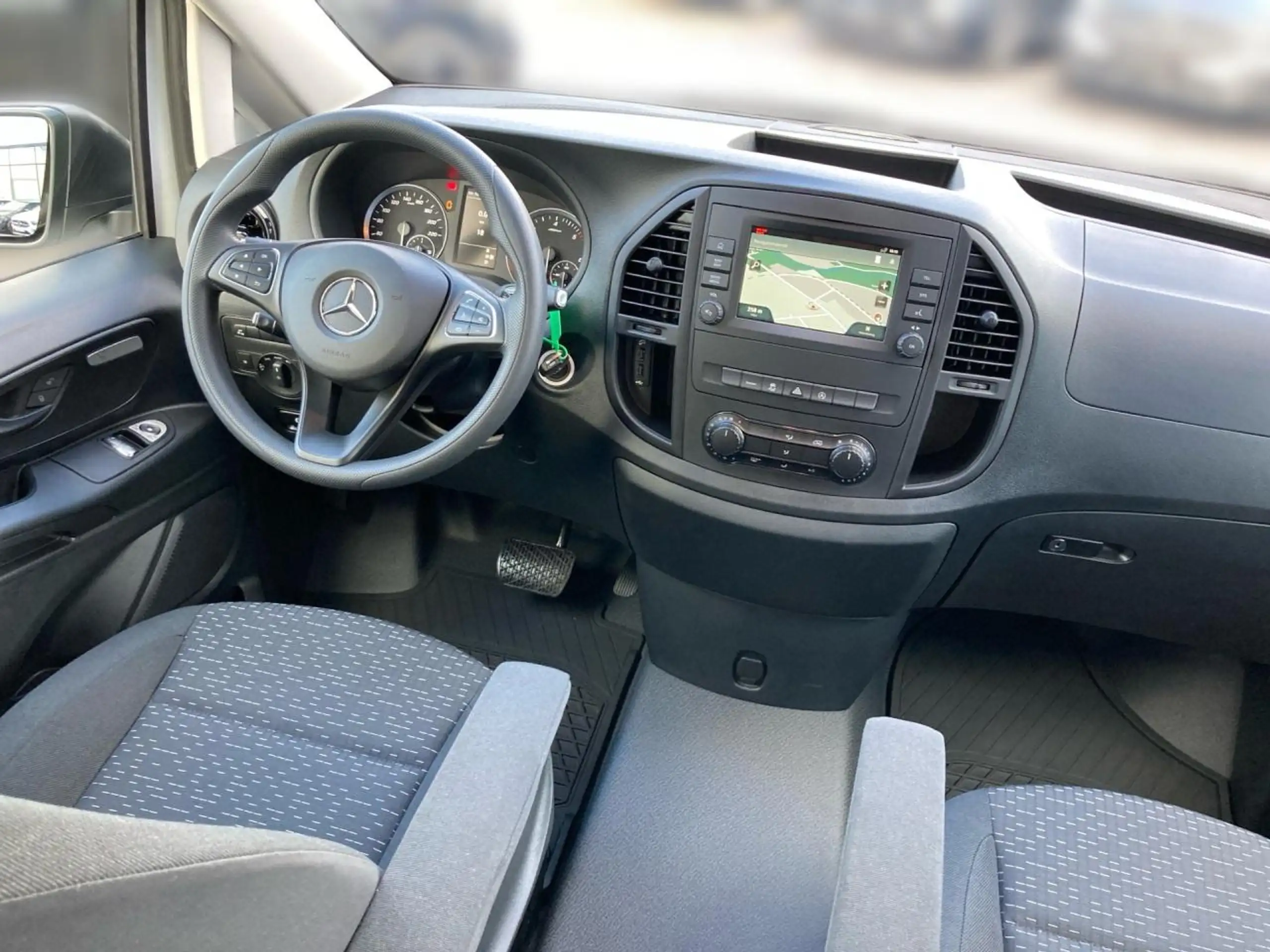 Mercedes-Benz - Vito