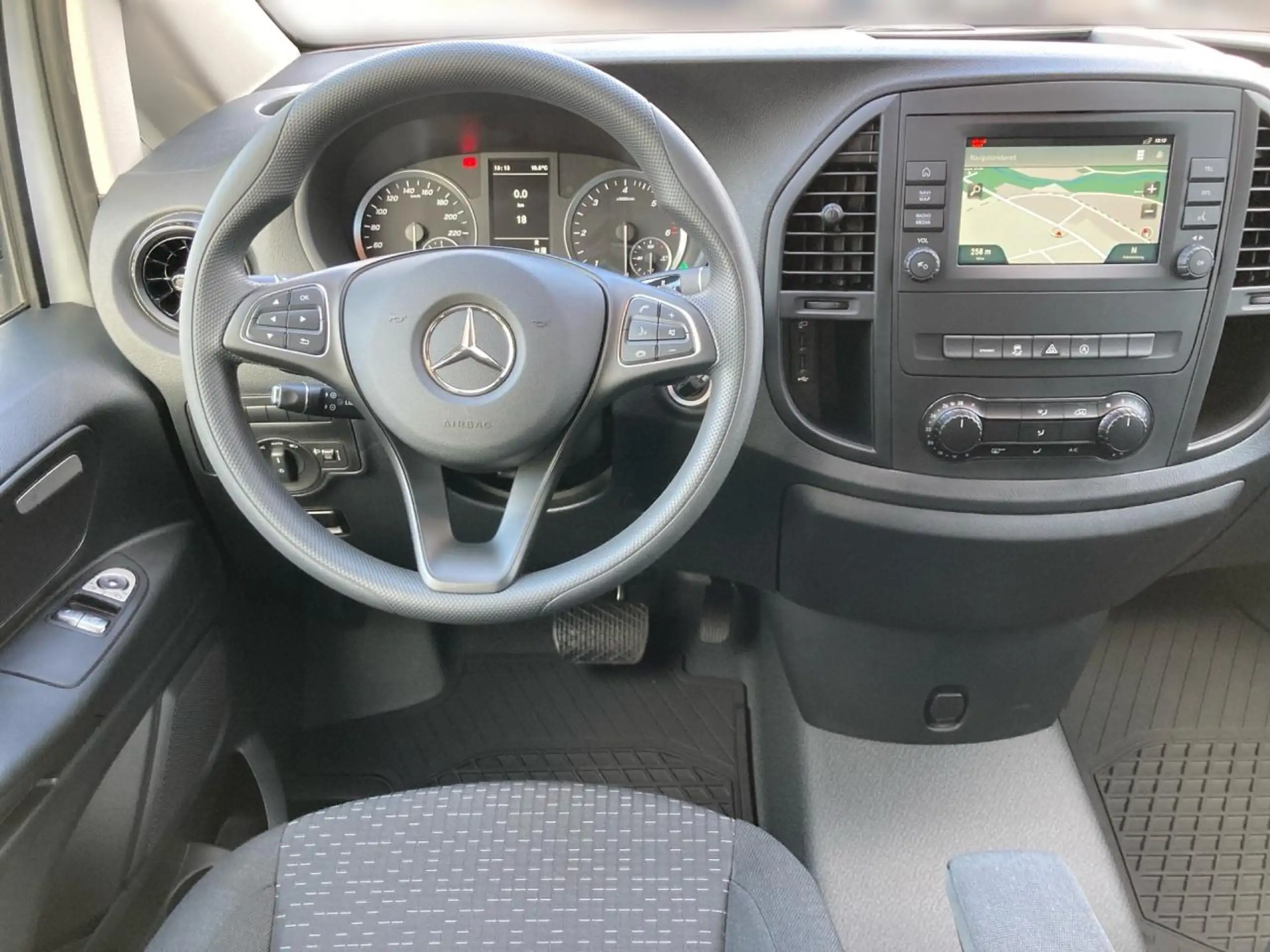 Mercedes-Benz - Vito