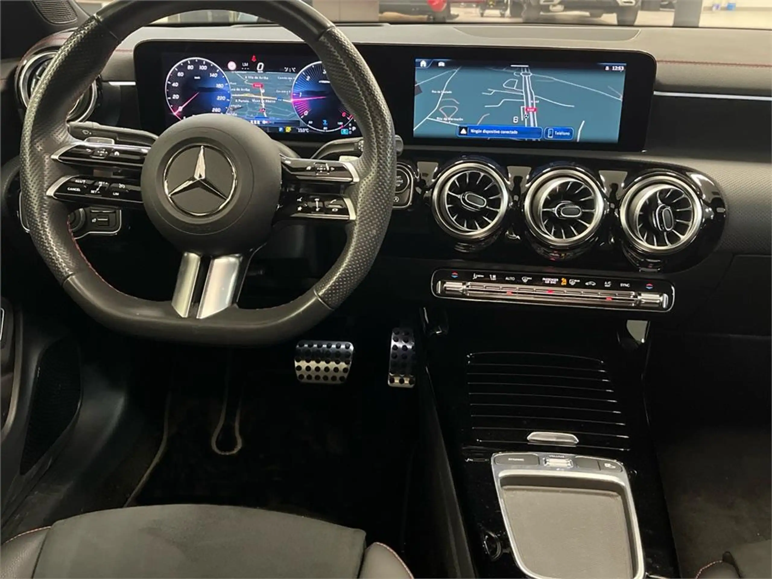 Mercedes-Benz - CLA 220