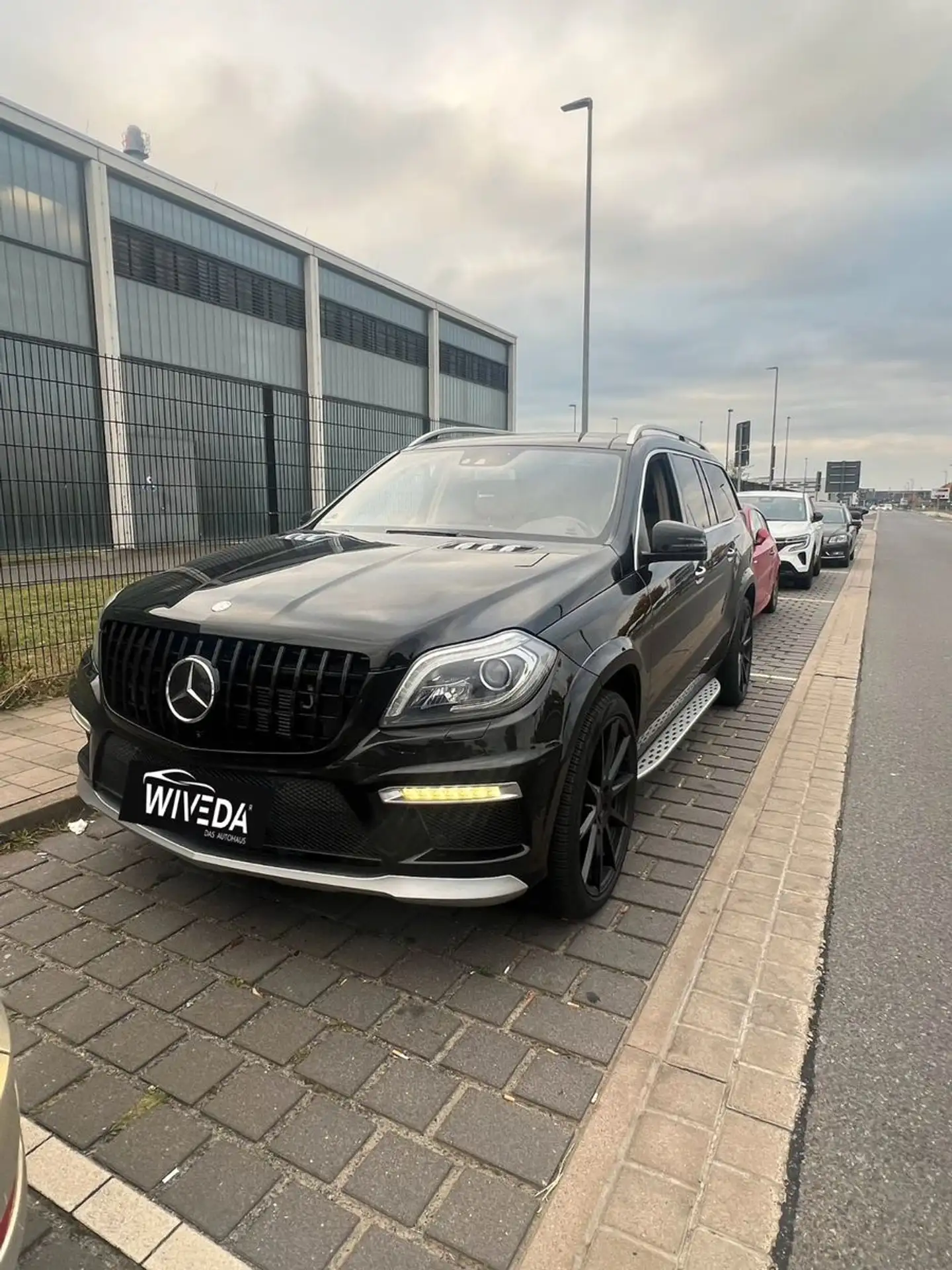 Mercedes-Benz - GL 63 AMG