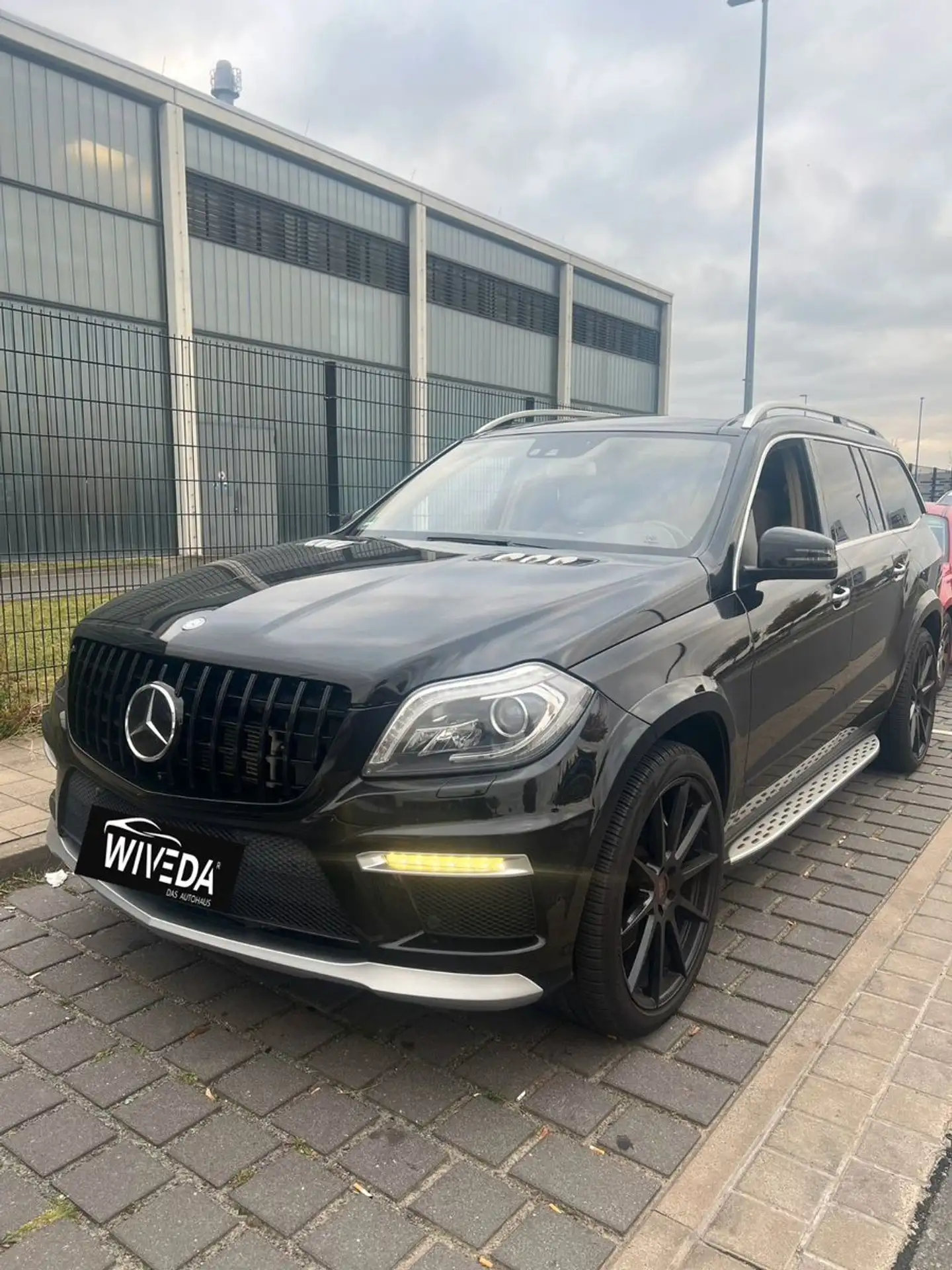 Mercedes-Benz - GL 63 AMG