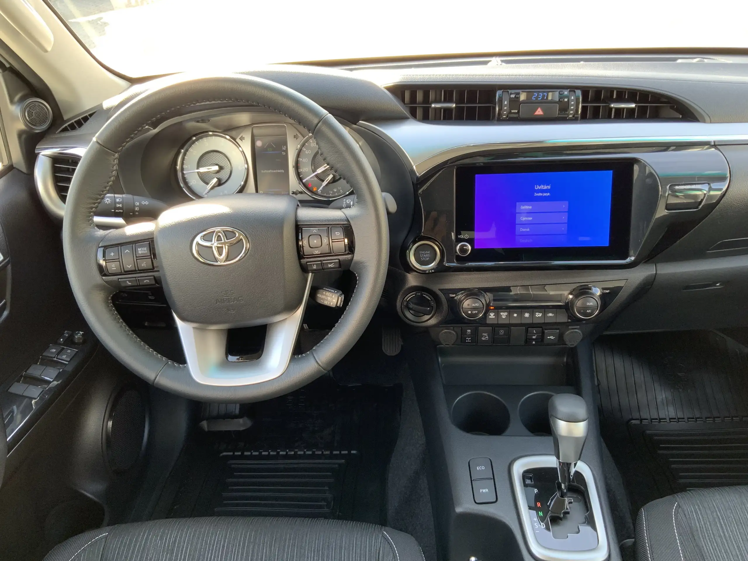 Toyota - Hilux