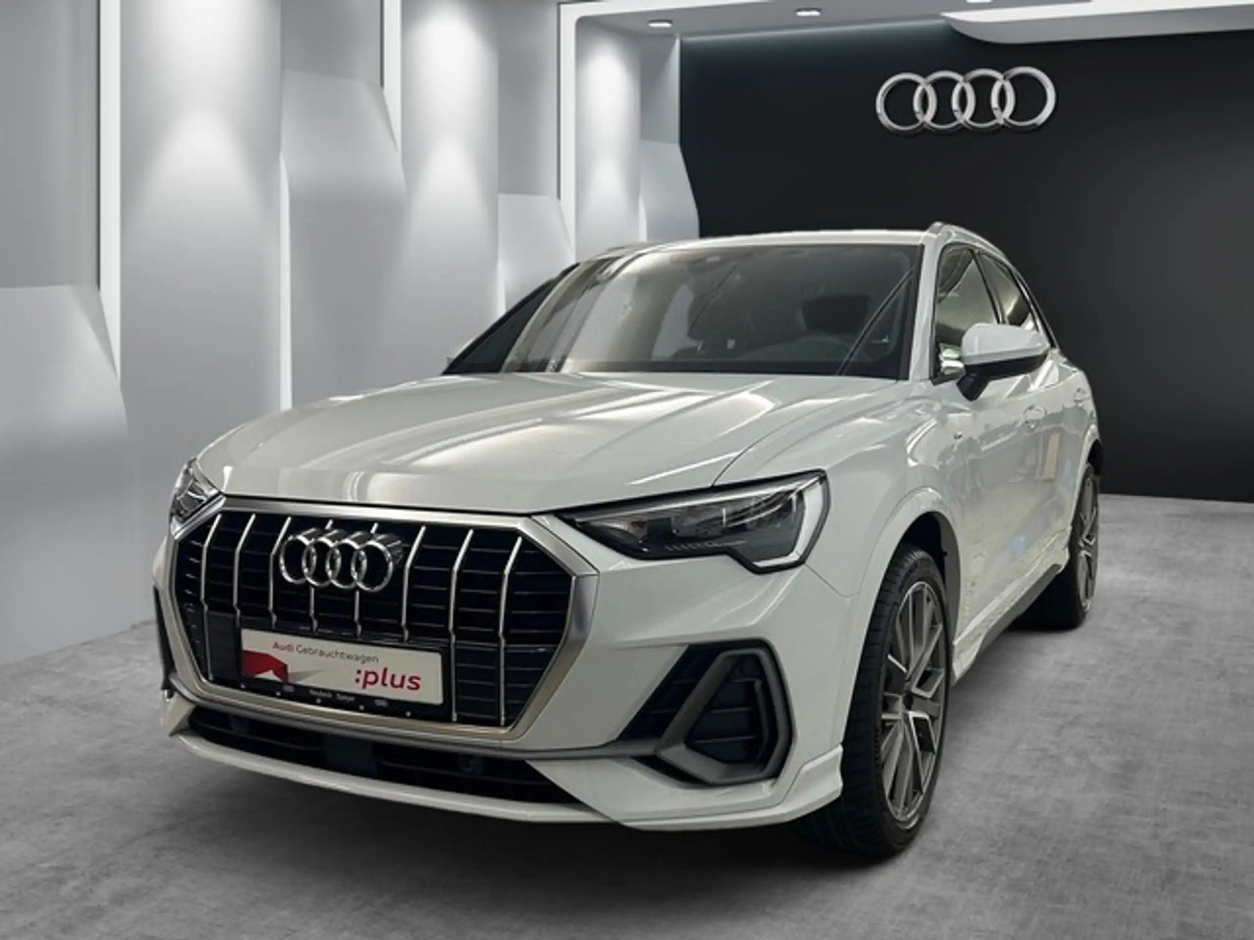 Audi - Q3