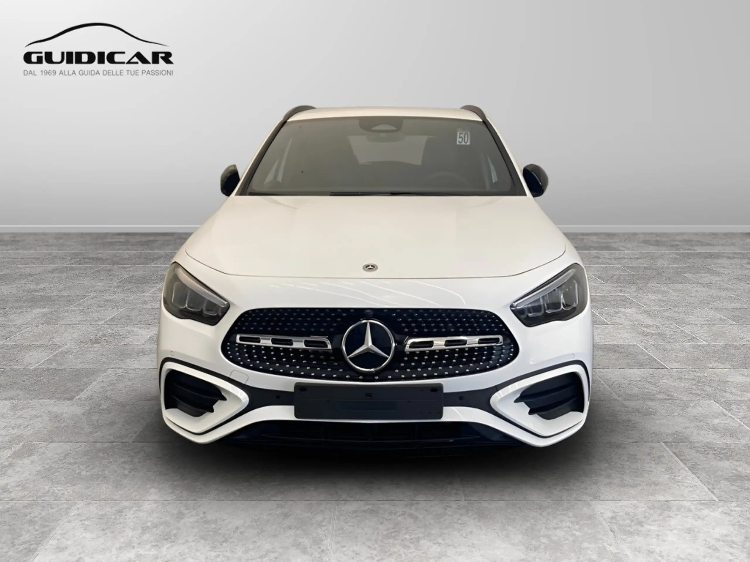 Mercedes-Benz - GLA 200