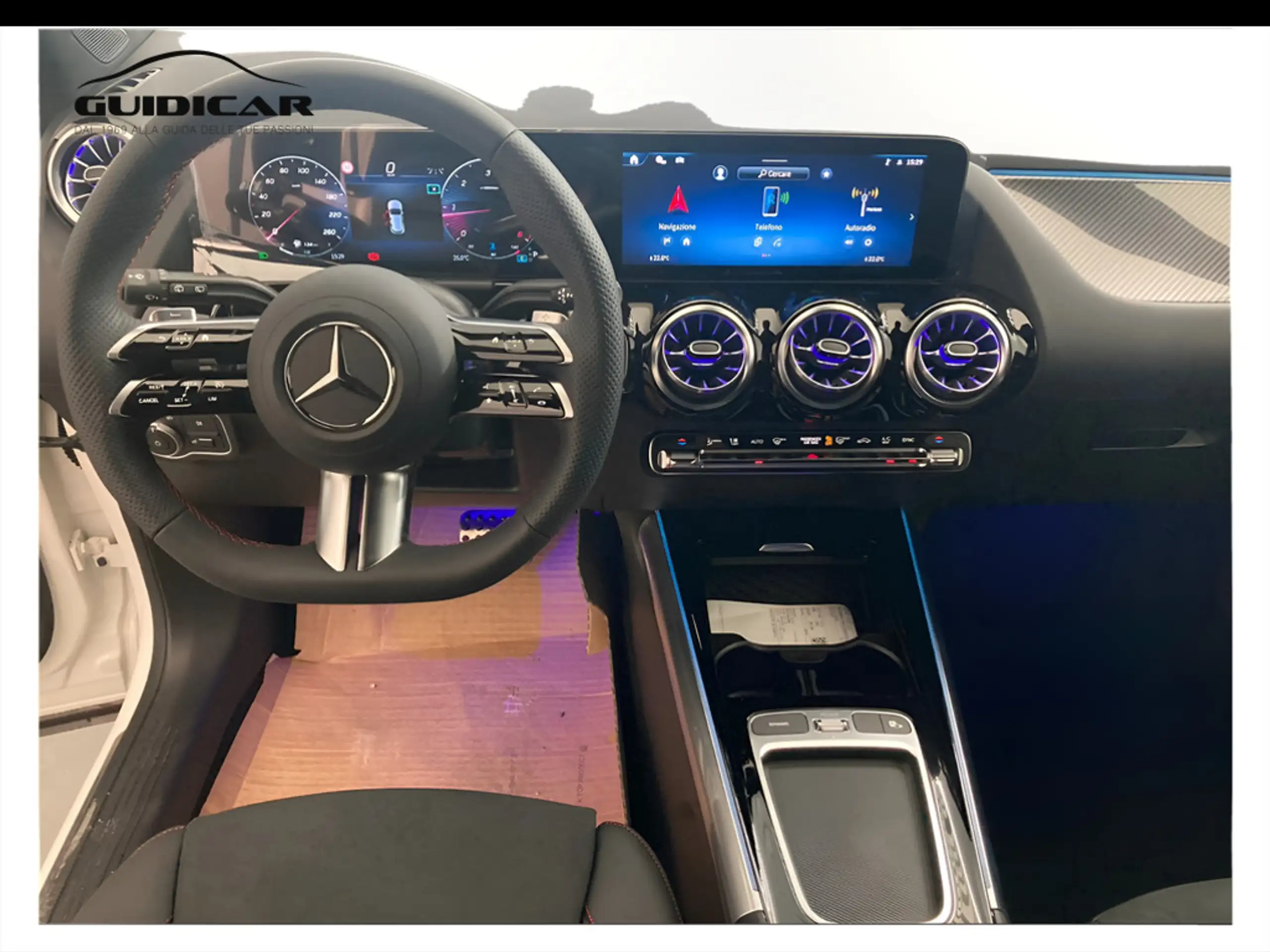 Mercedes-Benz - GLA 200