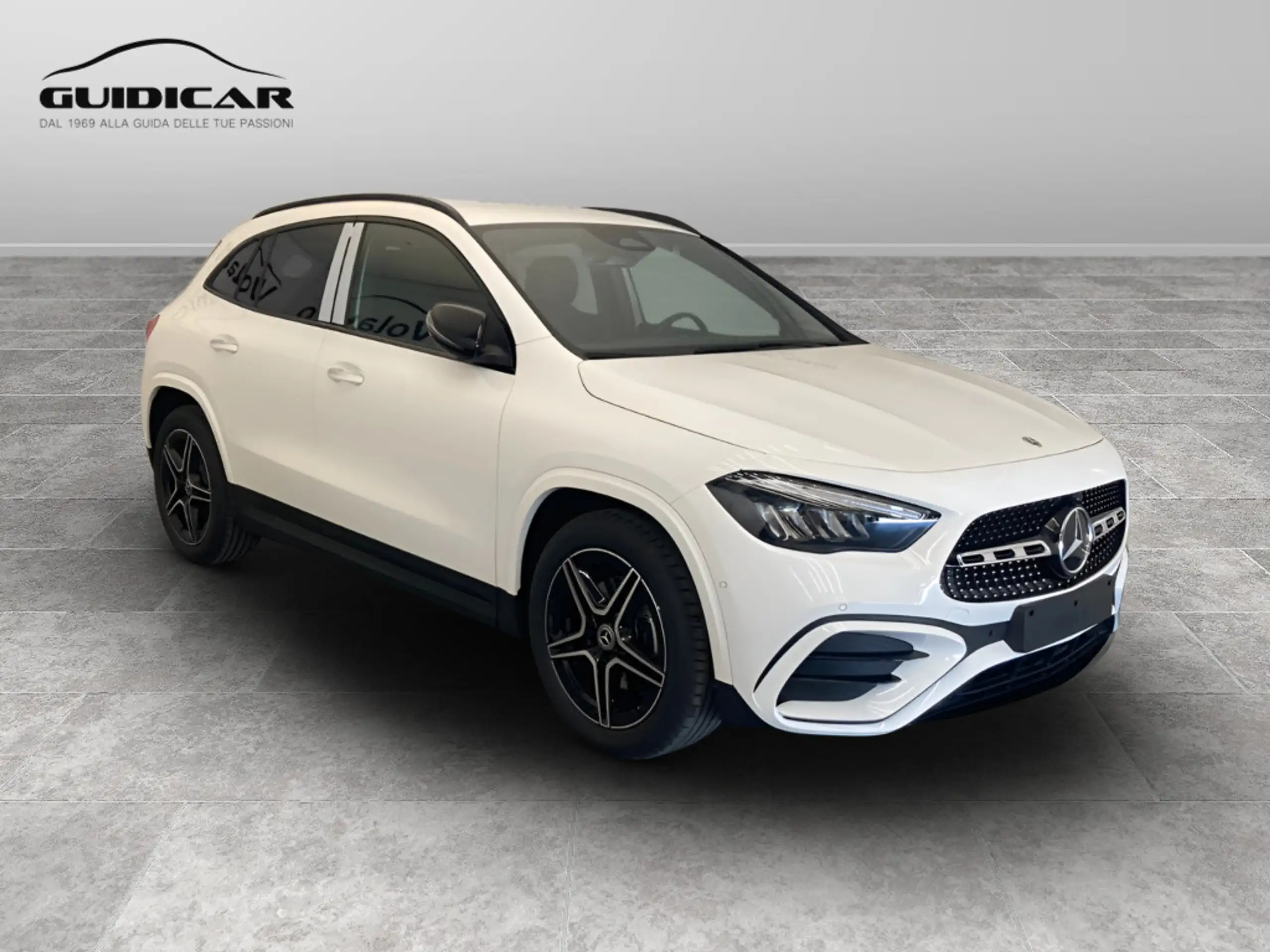 Mercedes-Benz - GLA 200