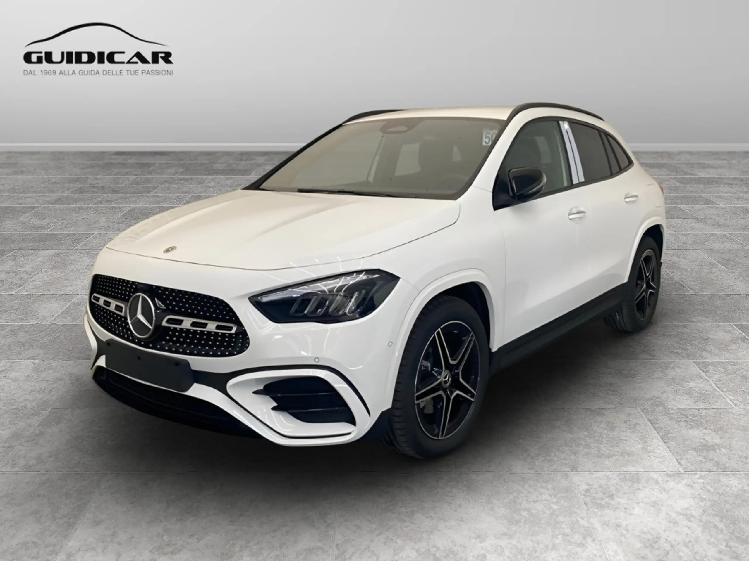 Mercedes-Benz - GLA 200