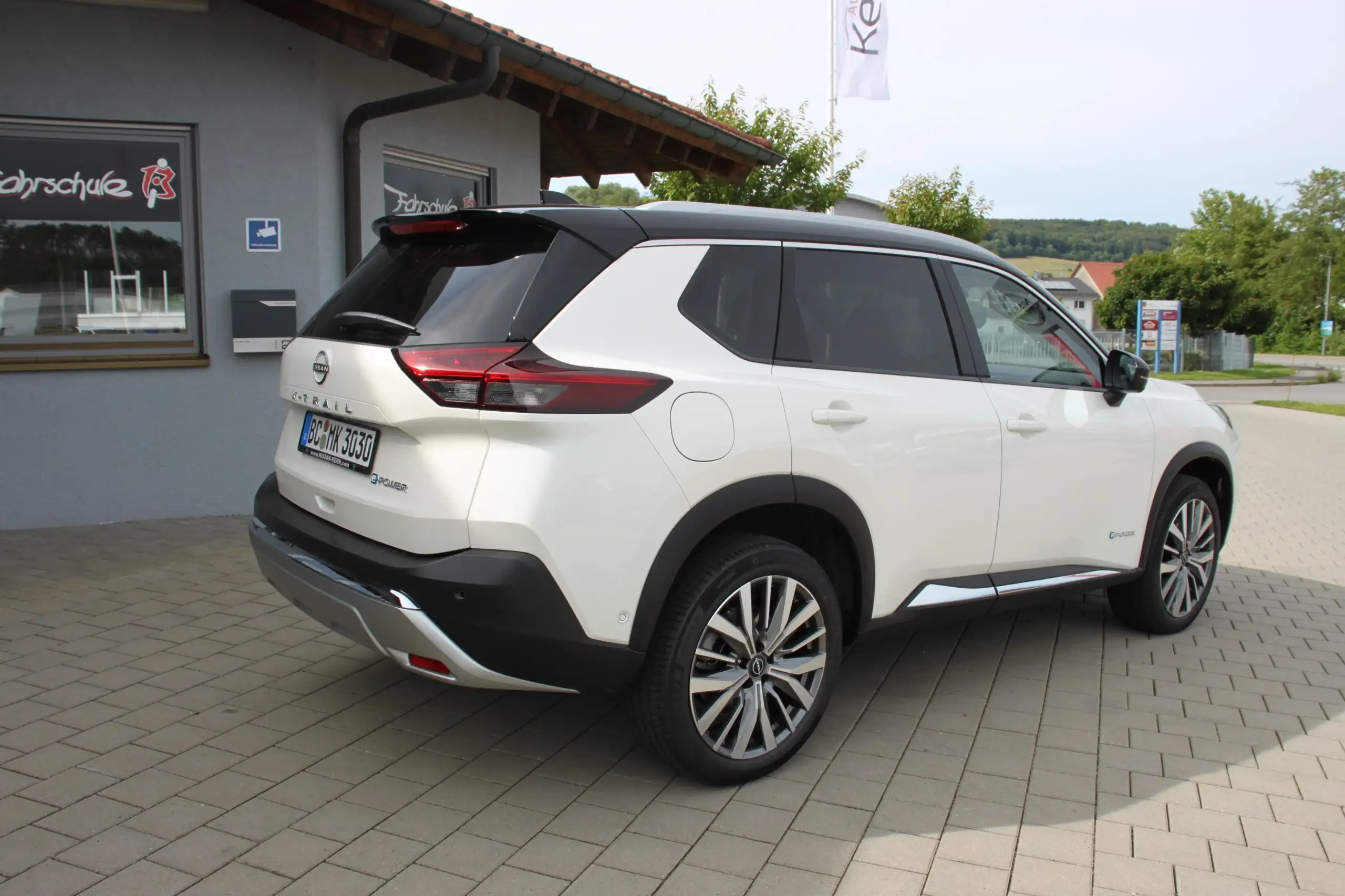 Nissan - X-Trail