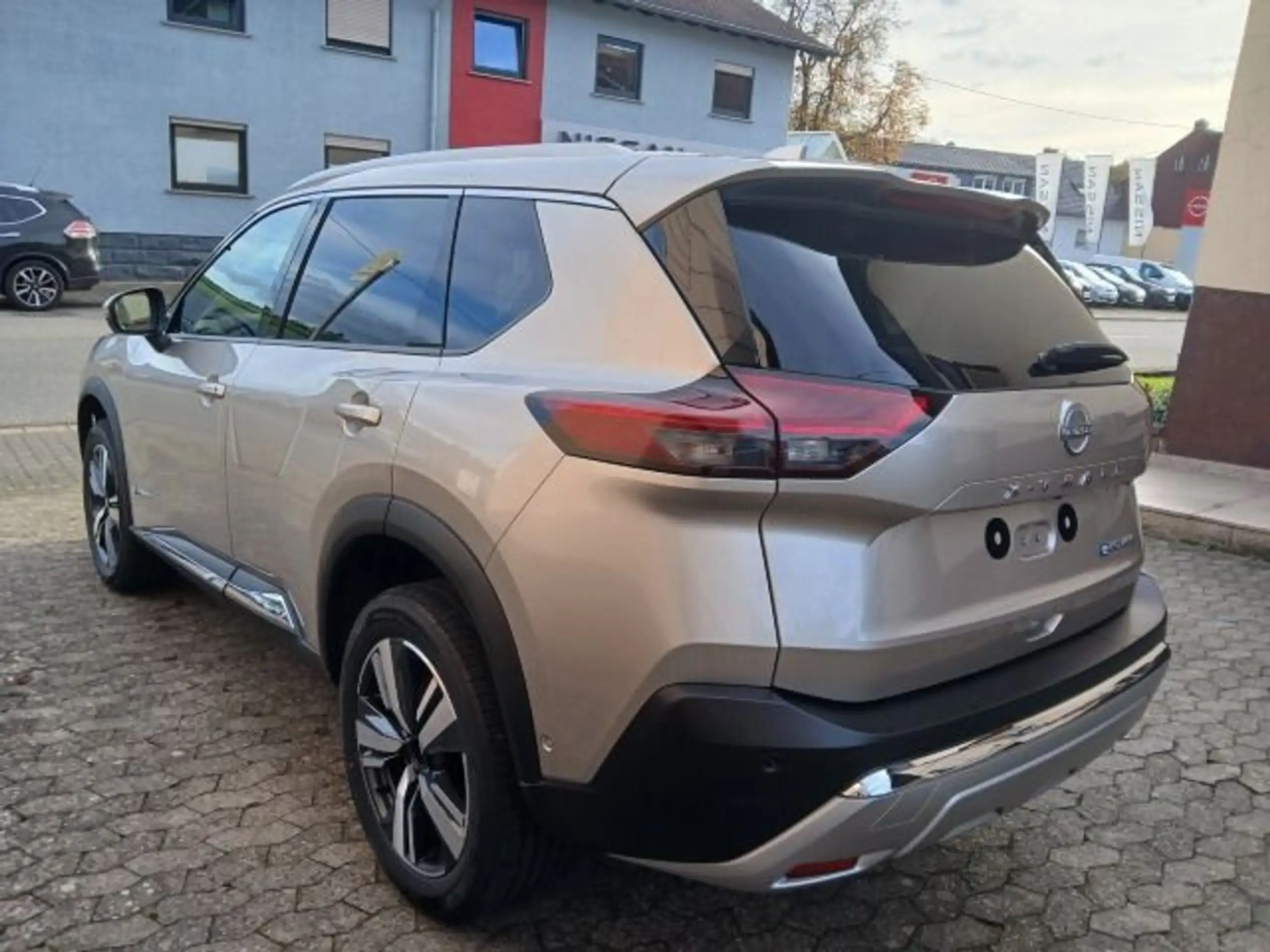 Nissan - X-Trail