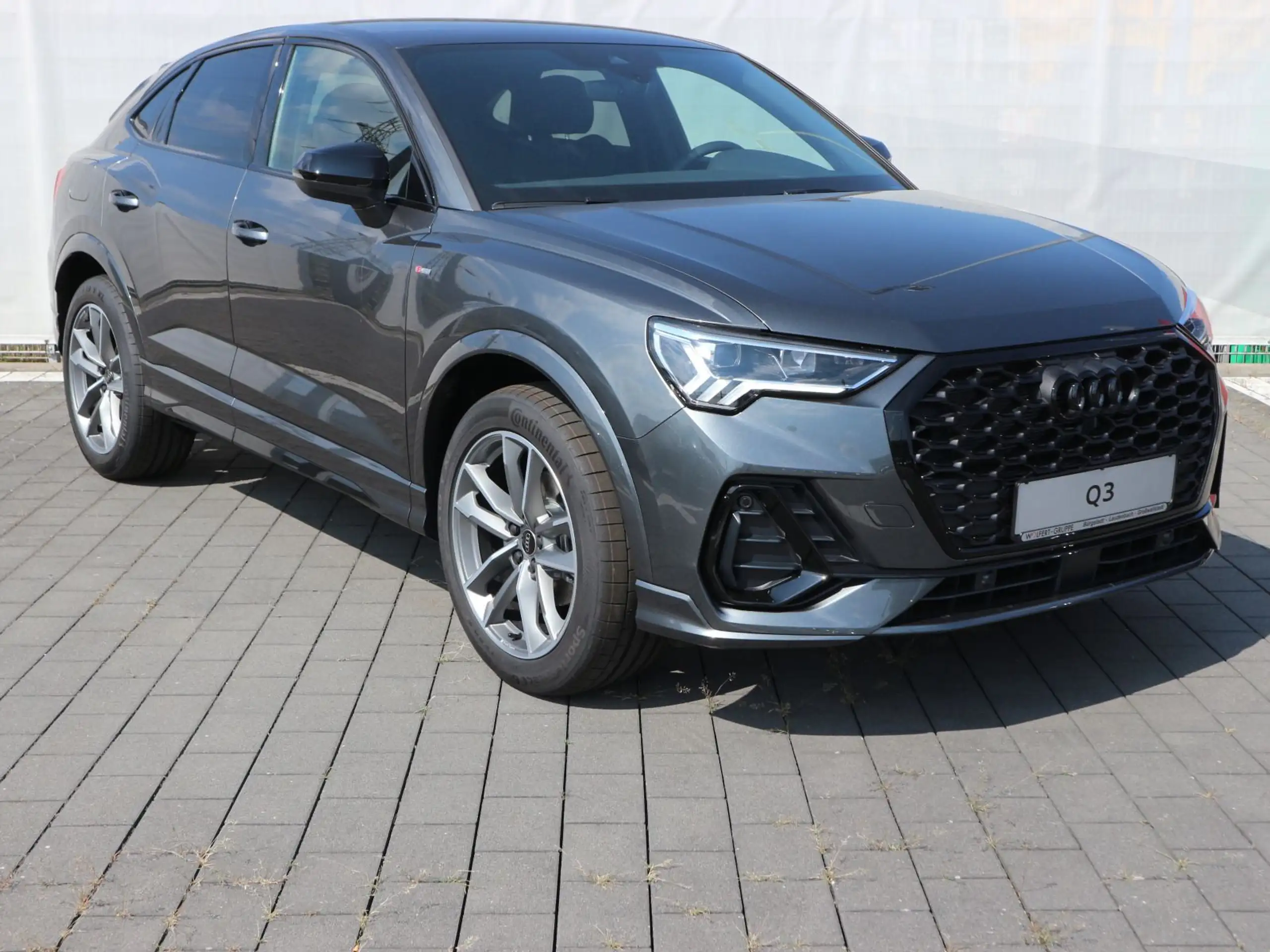 Audi - Q3