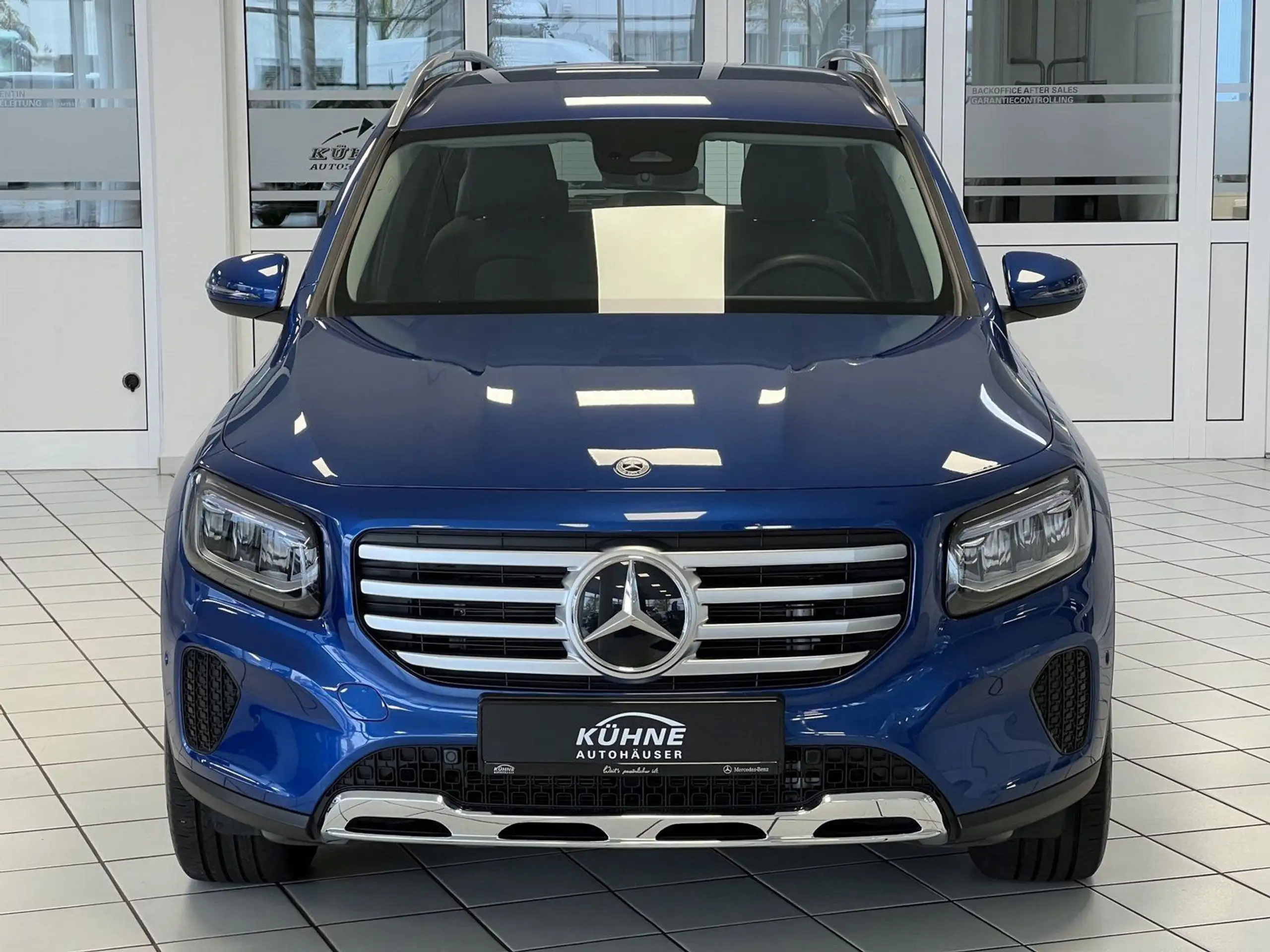 Mercedes-Benz - GLB 220