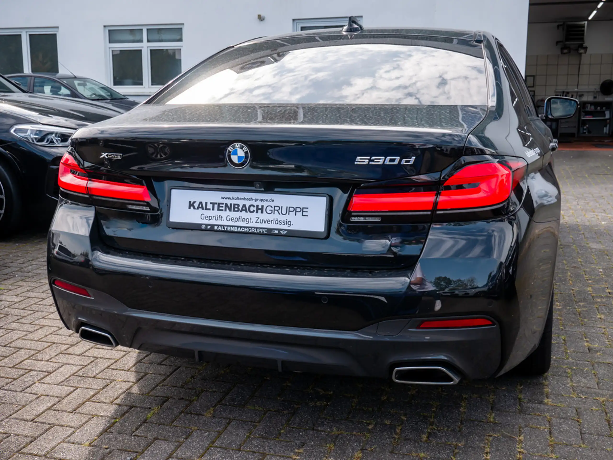 BMW - 530