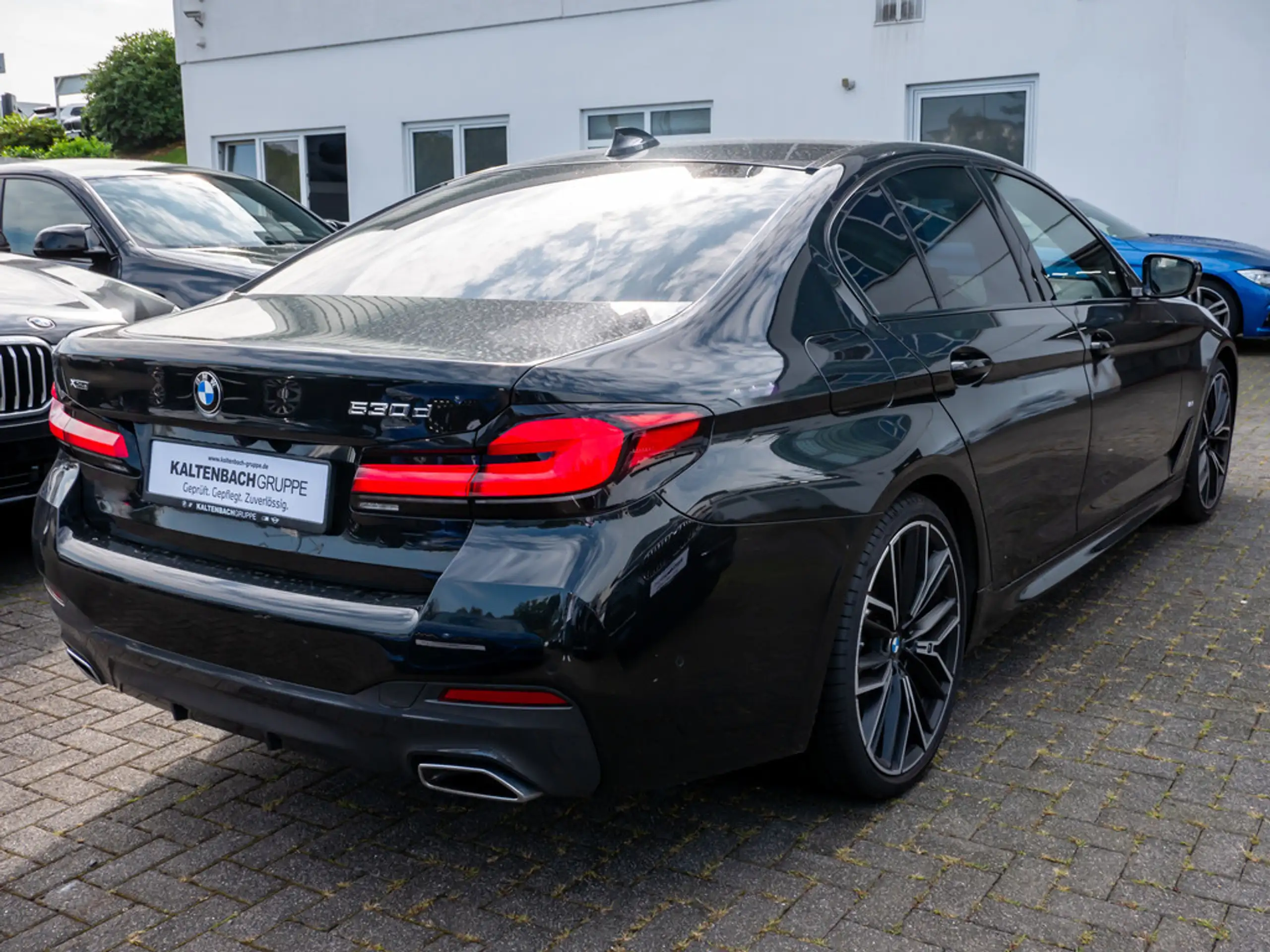 BMW - 530